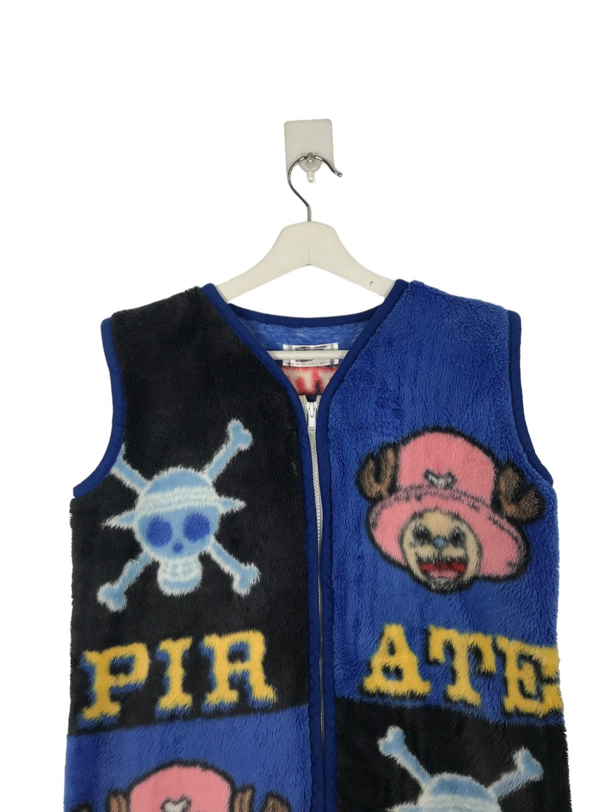 Japanese Brand 💥 ONE PIECE FLEECE BLANKET SLEEVE LESS Size US L / EU 52-54 / 3 - 5 Thumbnail