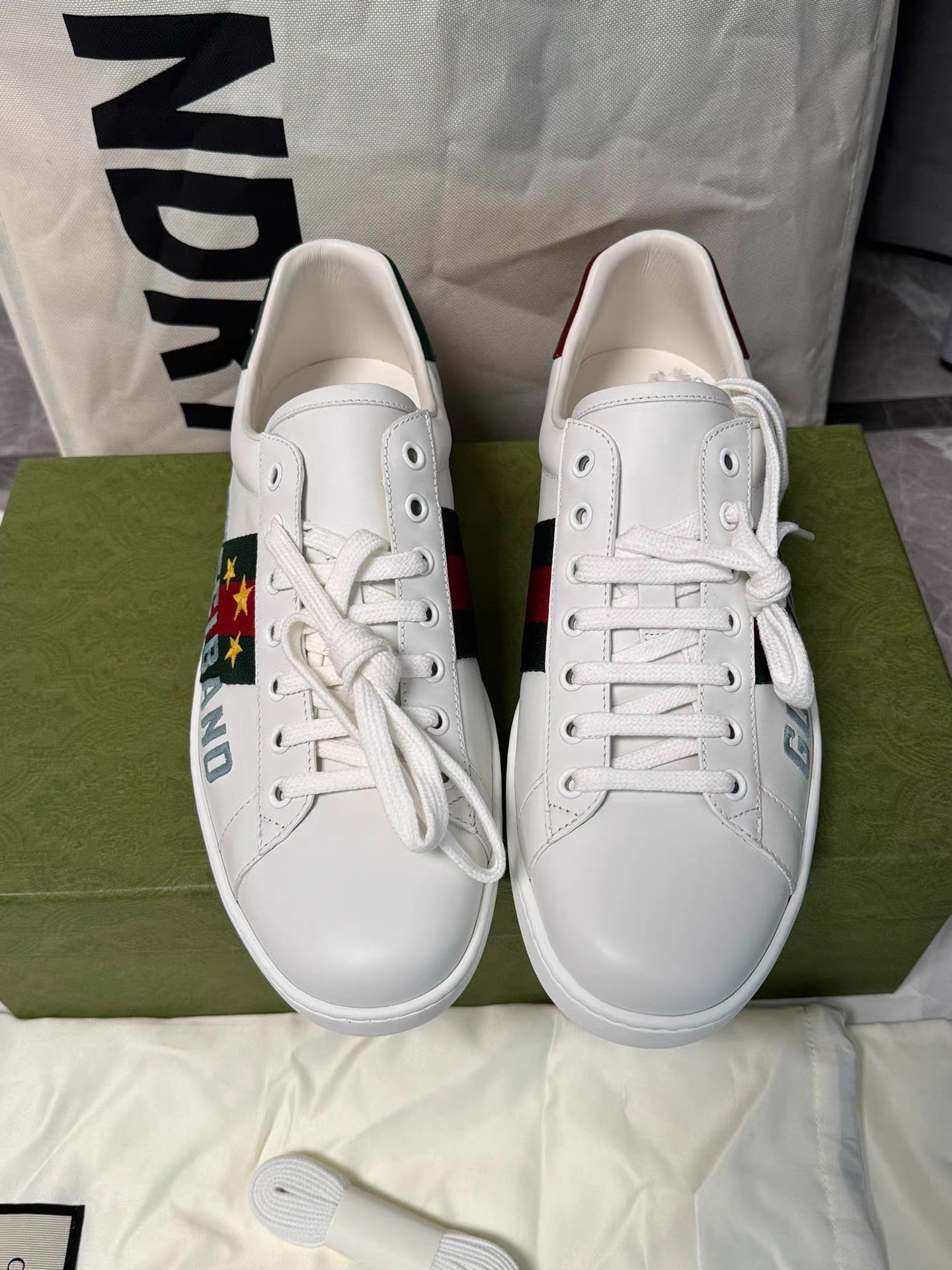 Gucci Gucci ACE Star Sneakers K6 Size US 9 / EU 42 - 2 Thumbnail