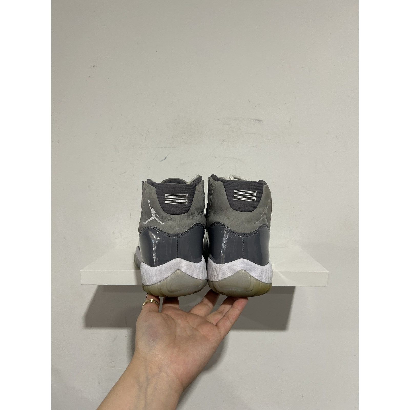 Nike JORDAN 11 RETRO COOL GREY SIZE 10 PREOWNED Size US 10 / EU 43 - 4 Thumbnail
