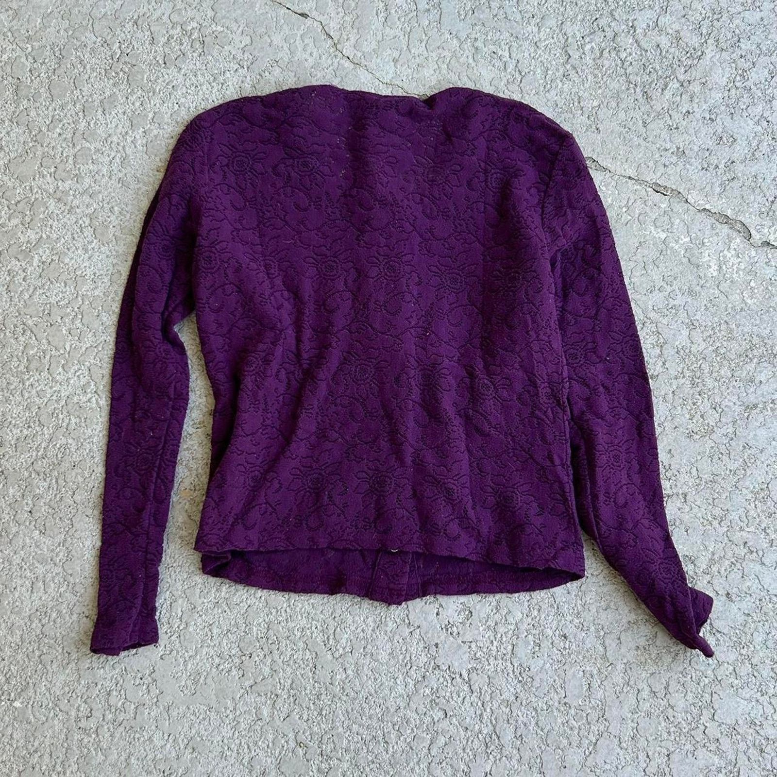 Vintage Vintage Y2K Roxy Purple Lace Patterned Longsleeve. Sz S Size S / US 4 / IT 40 - 3 Thumbnail
