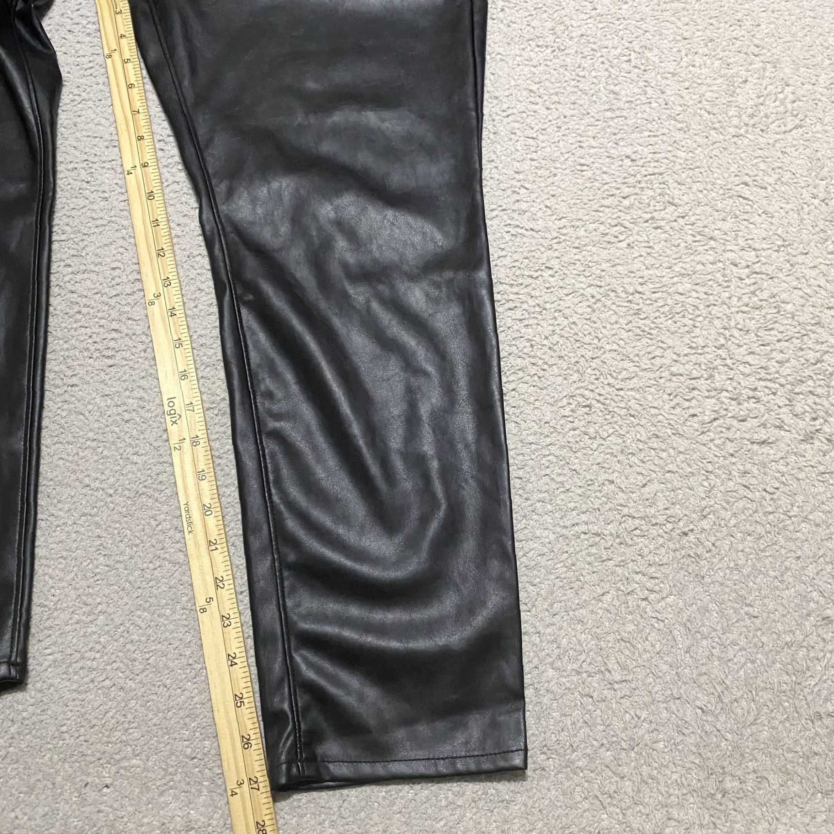 Old Navy Old Navy Pants Womens 12 Black High-Rise OG Straight Faux Leather Vegan Zip Pant Womens 12 Black High-Rise OG Straight Faux Leather Vegan Zip Size 34" / US 12 / IT 48 - 6 Thumbnail