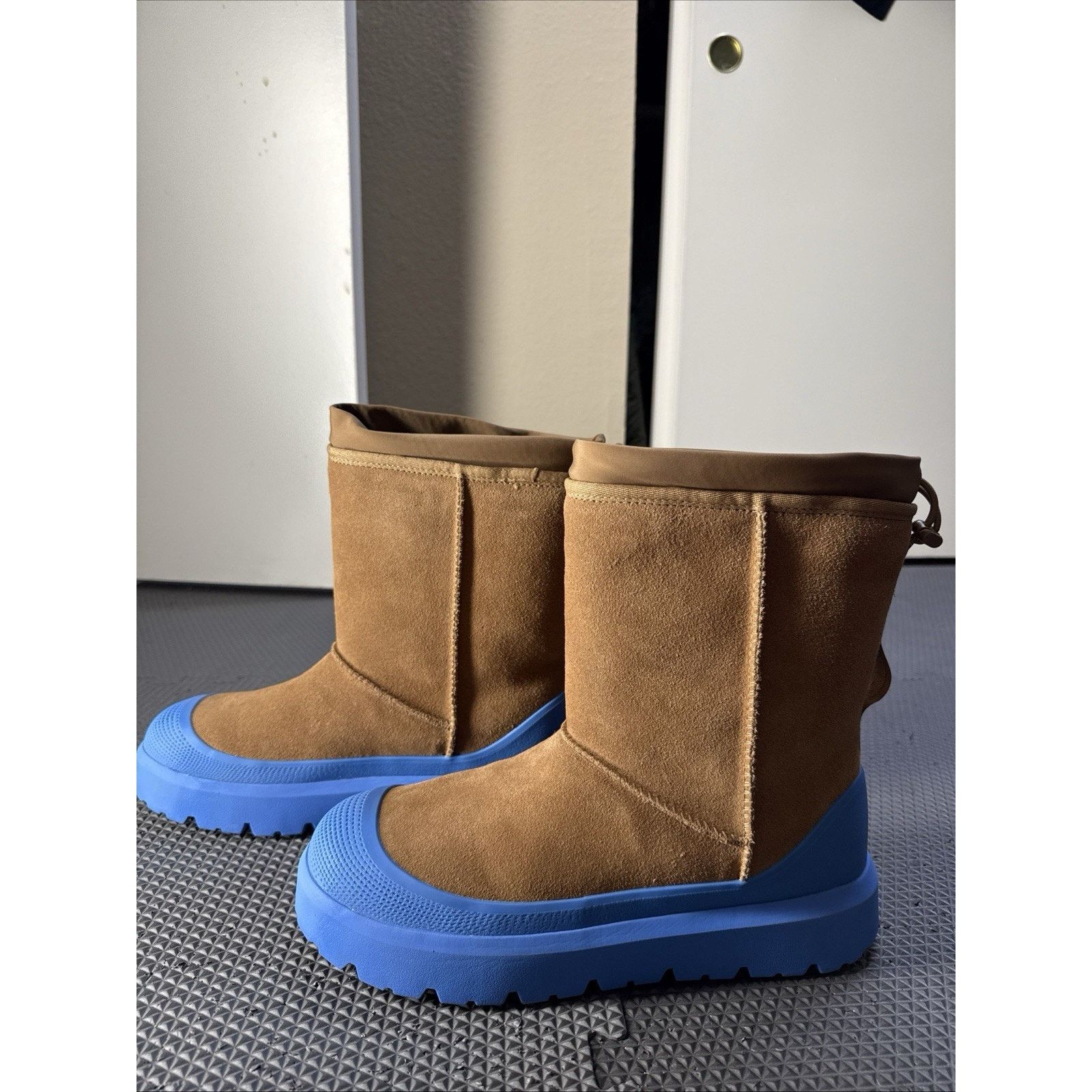 Ugg UGG Men’s Classic Short Weather Hybrid Boots Size 12 Size US 12 / EU 45 - 1 Thumbnail