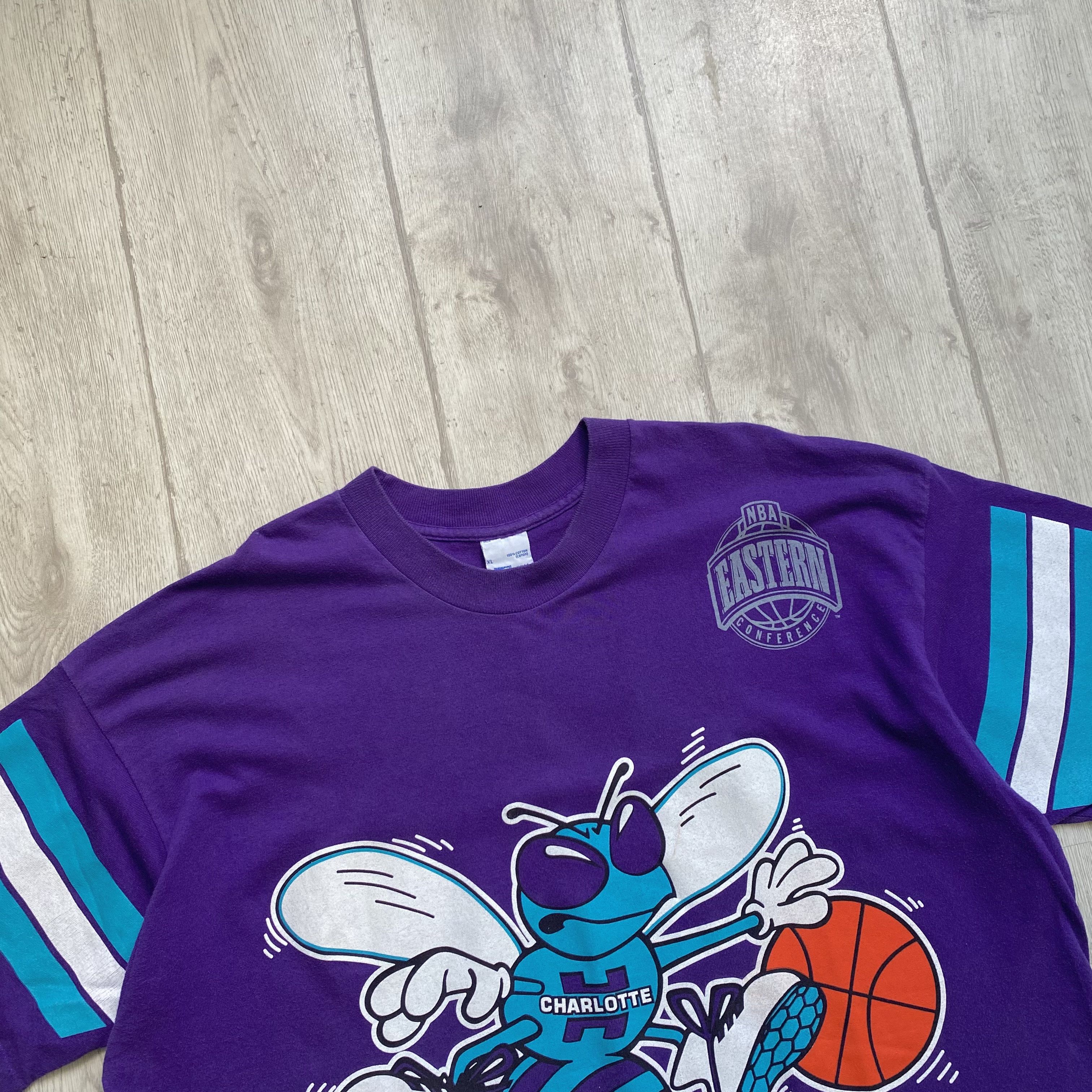 NBA 🏀 90S Vintage NBA Charlotte Hornets Single Basketball Tee Size US XL / EU 56 / 4 - 4 Thumbnail