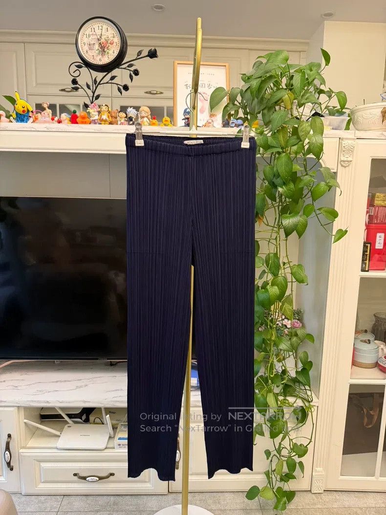 Issey Miyake Issey Miyake size:3 Iridescent Navy Blue Straight Trousers Size 42" / US 20 - 1 Thumbnail