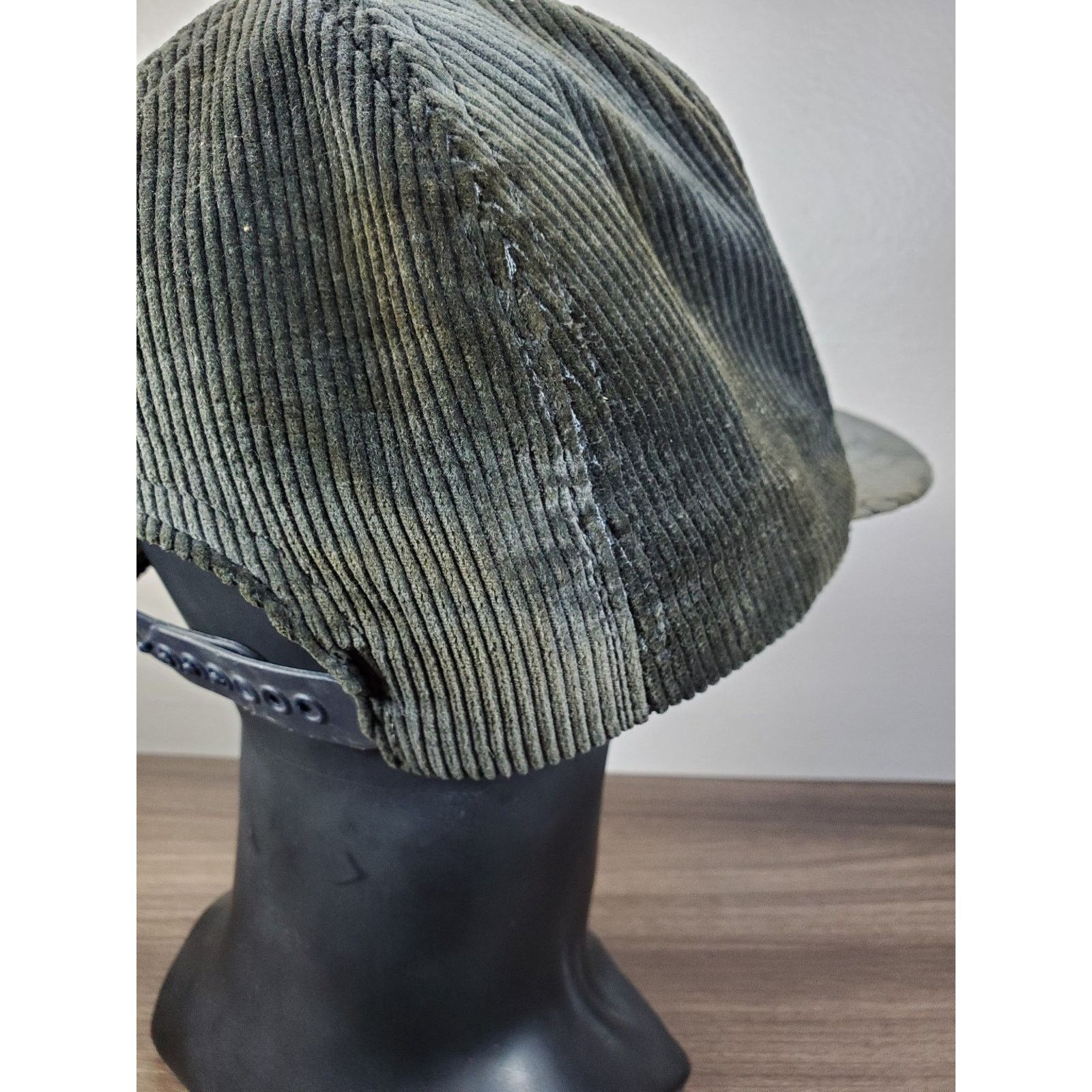 Vintage Vail Corduroy Snapback Cap Hat Faded Black w/ Pin Ski Snow Size ONE SIZE - 8 Thumbnail