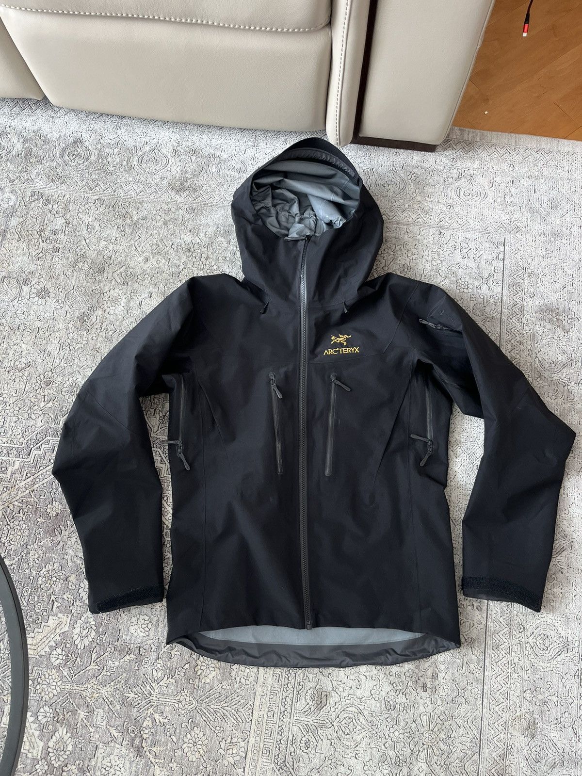 お一人様1点まで アークテリクス ARC'TERYX アルファ SV