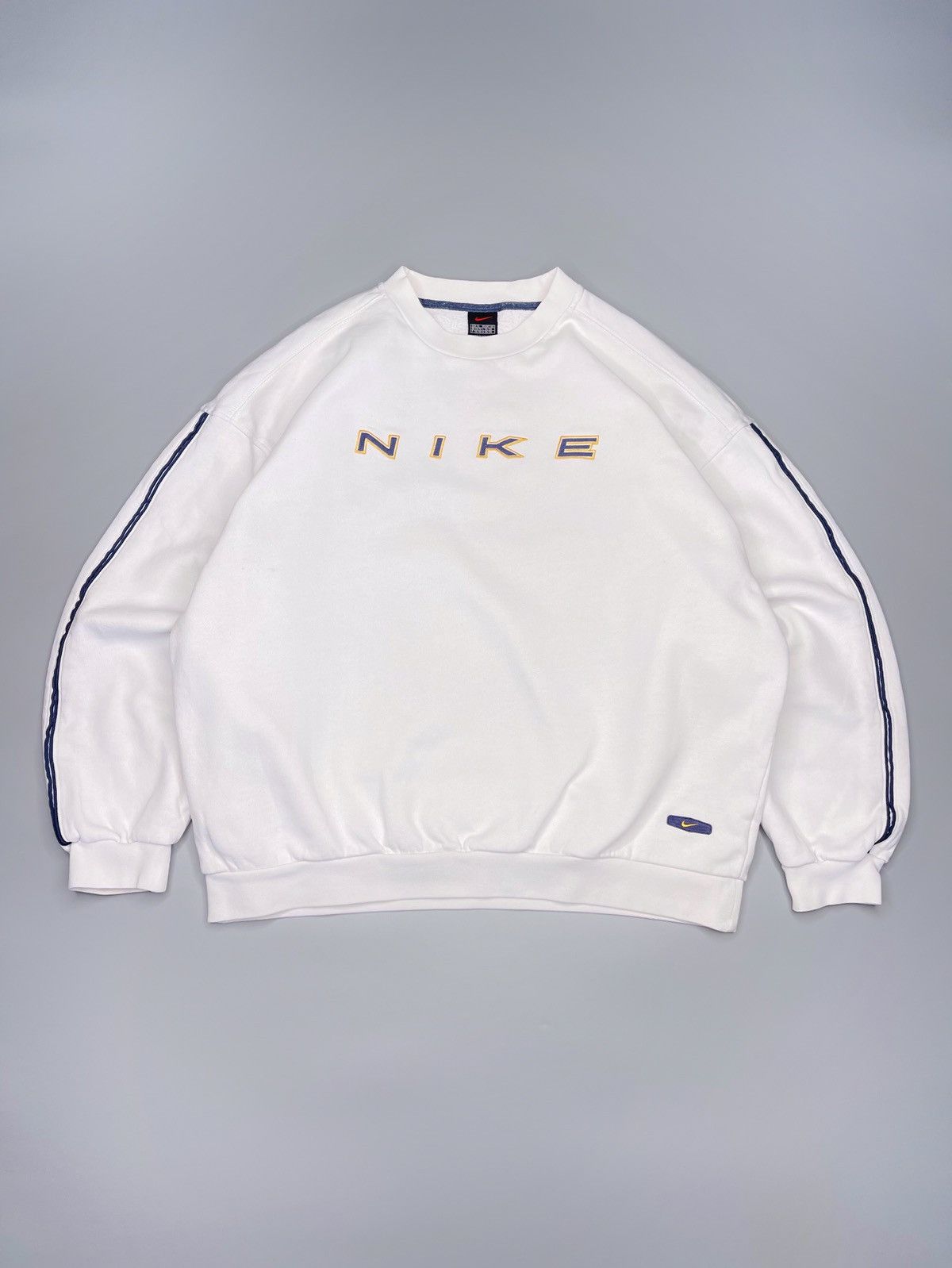 image of 90’S Nike Y2K Sweatshirt Big Logo in White, Men's (Size XL)