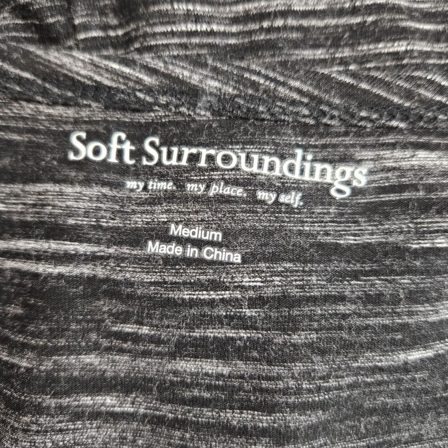 Soft Surroundings Soft Surroundings Kate knotted tunic Blouse Womens M Black Rayon Blend V-Neck Long Sleeve Shirt Men/Women none Size M / US 6-8 / IT 42-44 - 6 Thumbnail