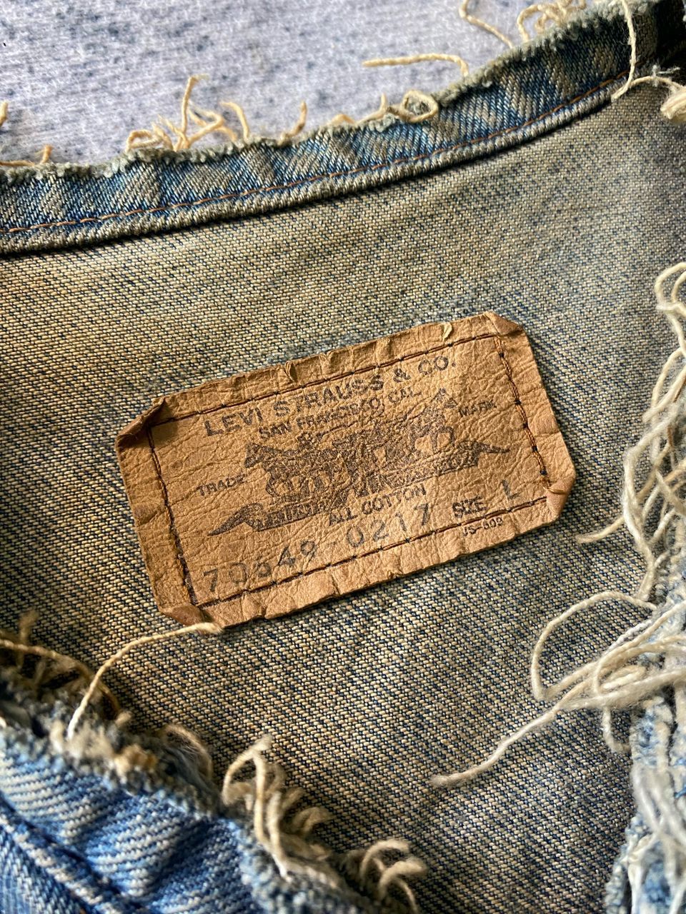 Levi's × Vintage Vintage Levis Distressed Denim Vest Jacket Size US M / EU 48-50 / 2 - 5 Thumbnail