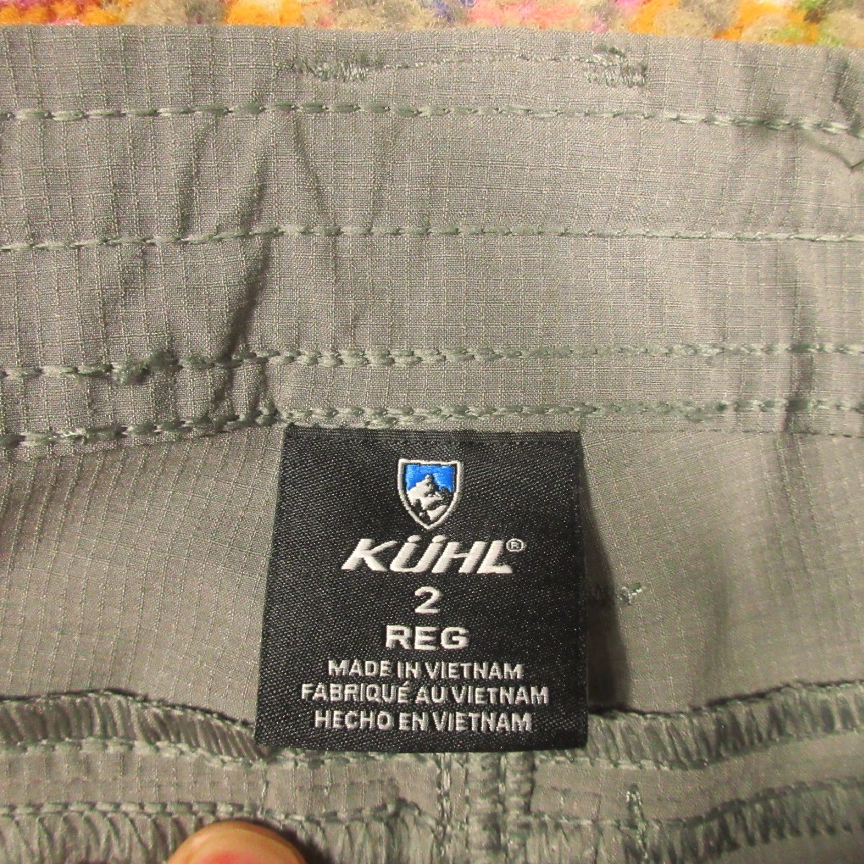 Vintage Kuhl Cargo Pants Womens 2 Gray Lightweight Hiking Drawstring Low Rise EUC Regular Pants-Size 2 Gray Size 26" / US 2 / IT 38 - 3 Thumbnail