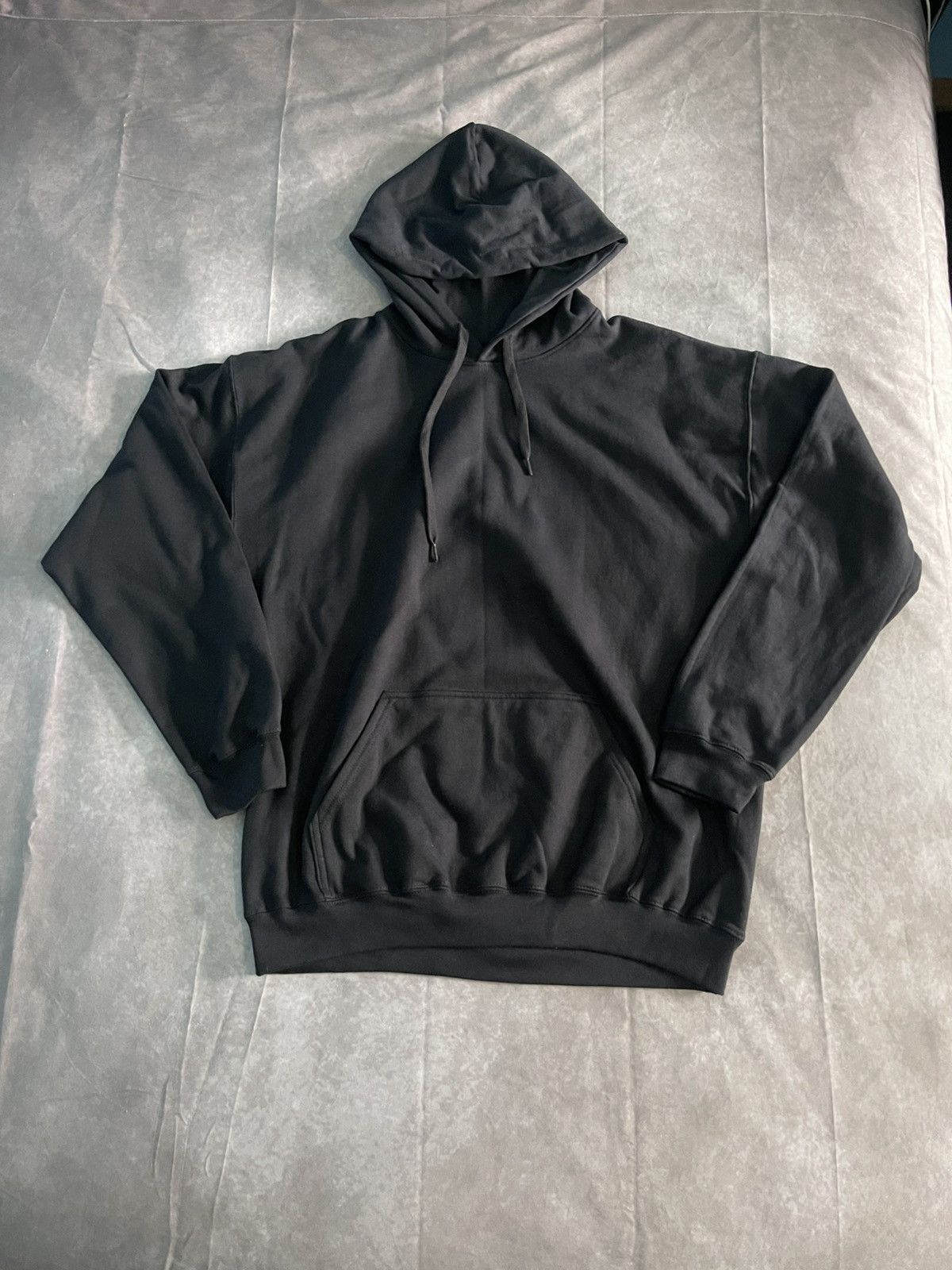 Gildan Black hoodie Size US M / EU 48-50 / 2 - 8 Thumbnail