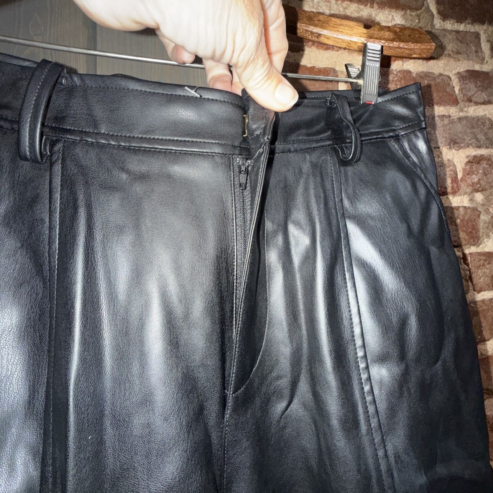 Anthropologie Anthropologie NWT Priscilla Faux leather pant cargo Sz Large Size 34" / US 12 / IT 48 - 5 Thumbnail