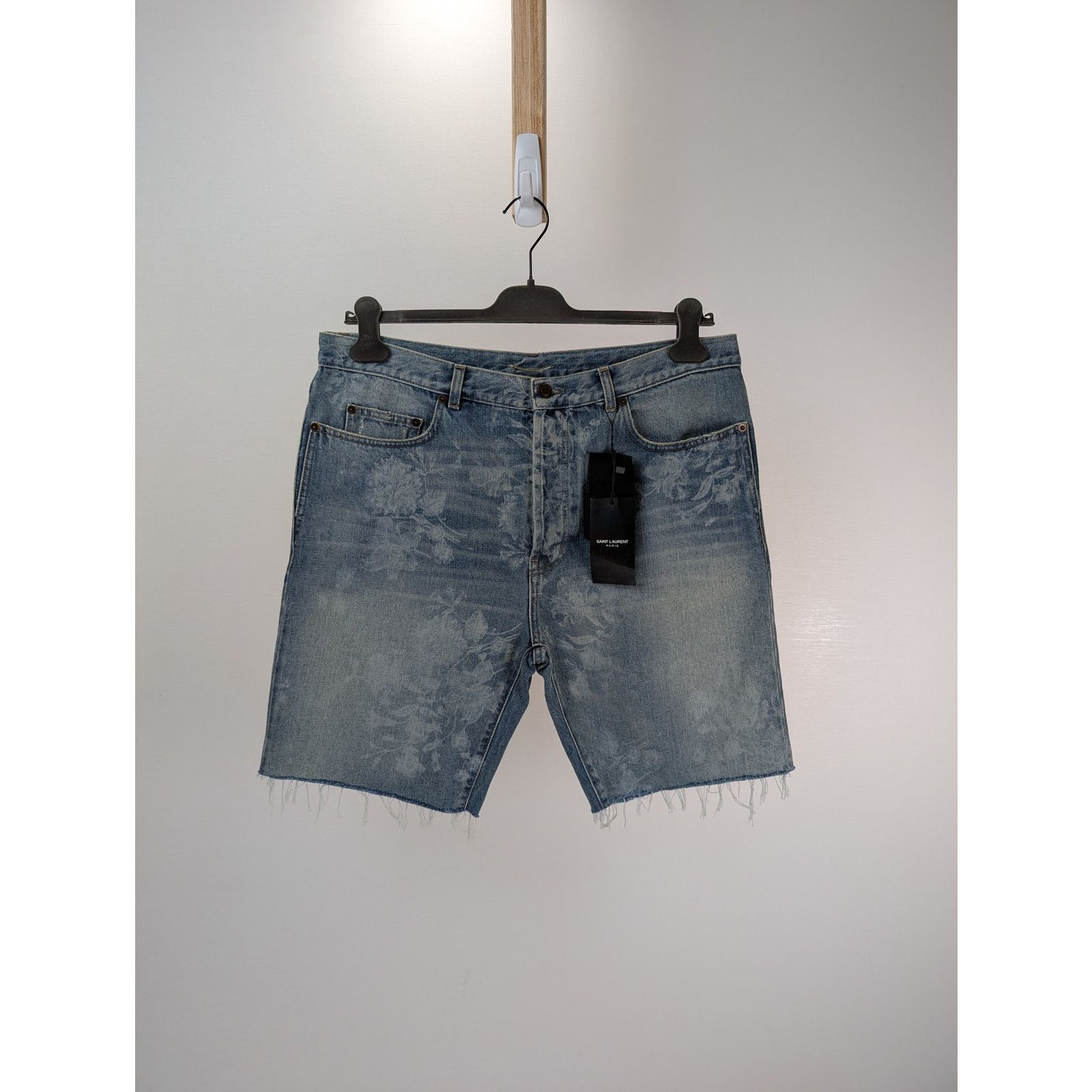 Saint Laurent Paris o1rshd1 Denim Short Straight in Florida Blue Size US 34 / EU 50 - 1 Thumbnail
