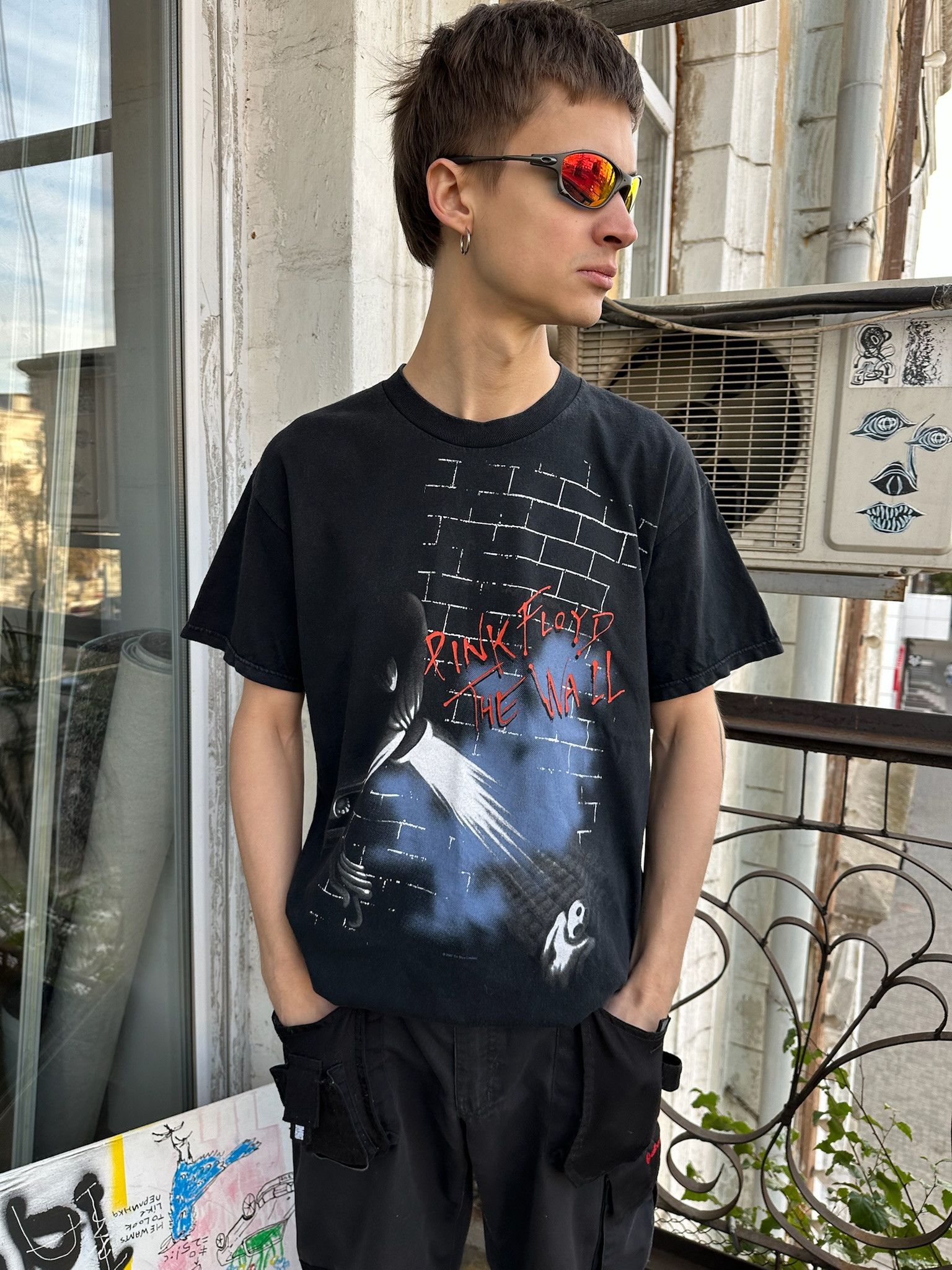 Band Tees Vintage Pink Floyd the wall tee band tshirt Size US L / EU 52-54 / 3 - 3 Thumbnail