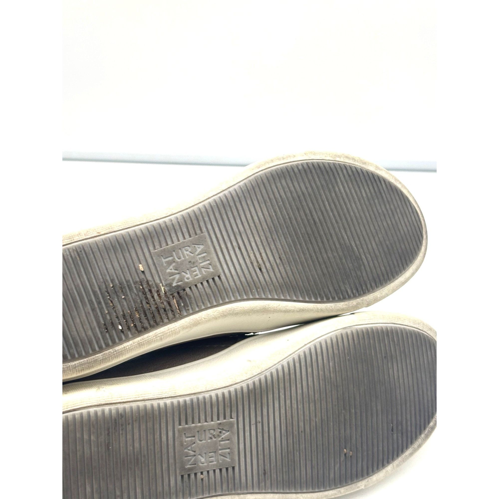 Naturalizer Naturalizer Women’s Pull on Metallic Platino Sneakers, Size Size US 5 / IT 35 - 5 Thumbnail