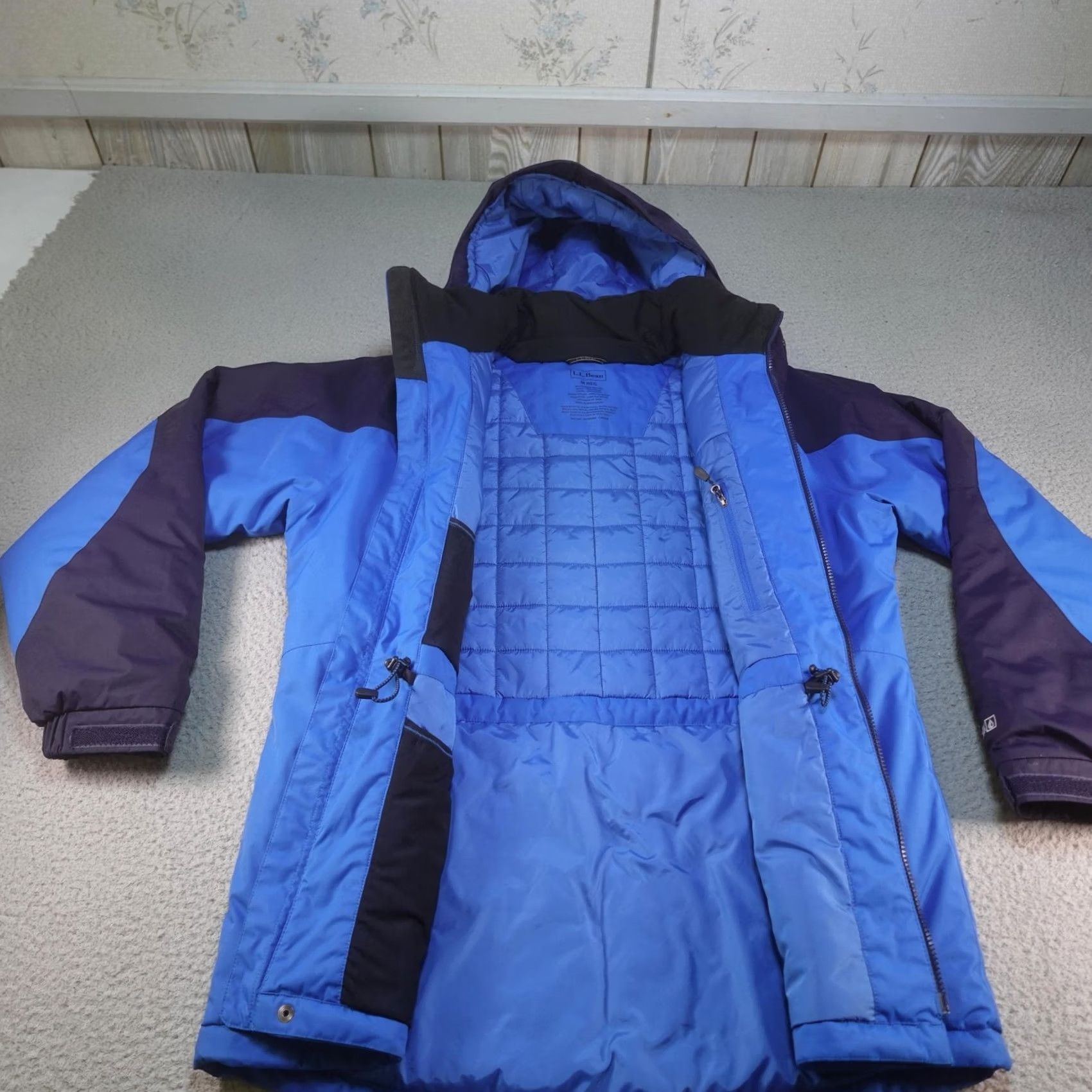 Vintage LL Bean Tek2 Jacket Mens M Blue Waterproof Hooded Insulated Parka Coat Zip Pockets Snow Winter Casual Travel Ski Hiking Night Outdoors Size US M / EU 48-50 / 2 - 4 Thumbnail