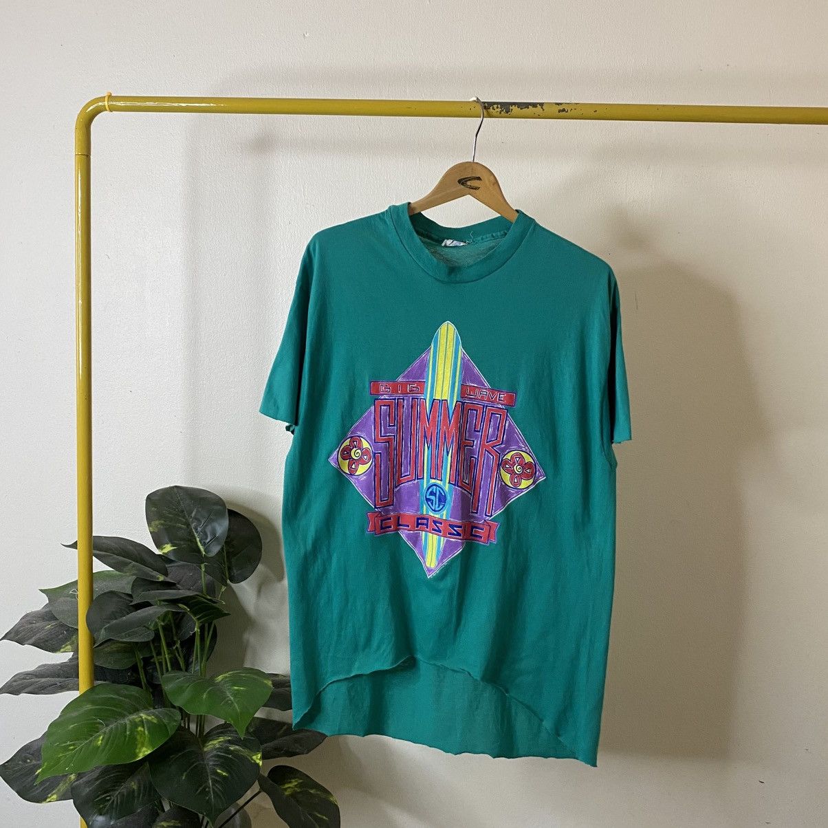 Vintage Vintage 90s Big Wave Summer Classic Surfing Surf T Shirt Size US L / EU 52-54 / 3 - 1 Thumbnail