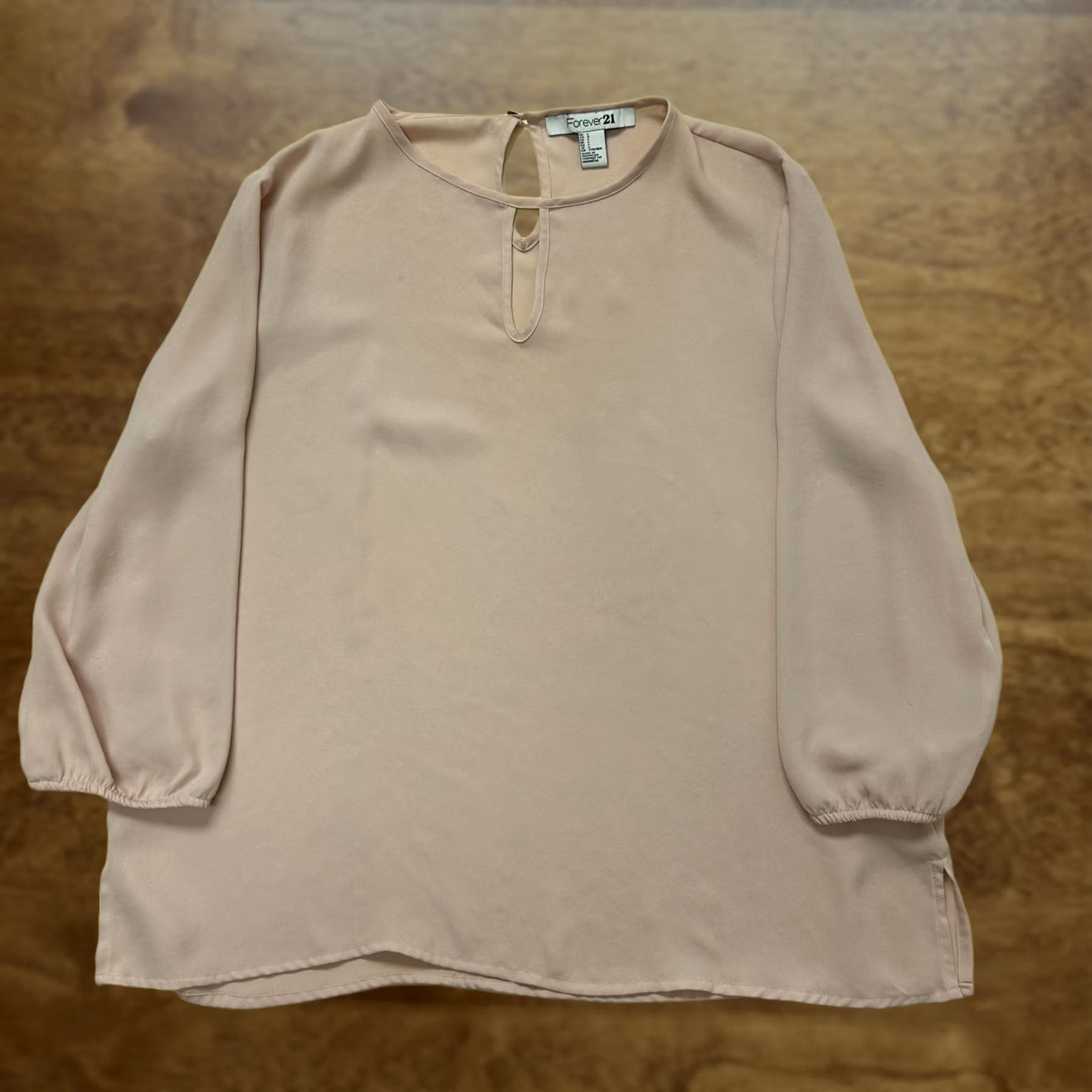 Forever 21 Y2K Forever 21 Blouse Womens Large Pink Keyhole Crew Neck 3/4 Sleeve Lightweight Size L / US 10 / IT 46 - 1 Thumbnail