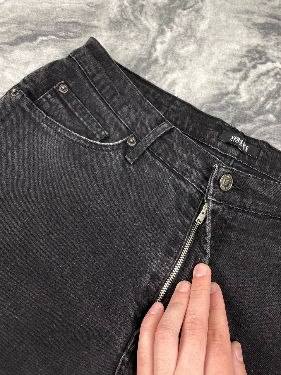 Versace Vintage Versace Jeans Couture Denim Jeans Men Size 36 Black Size US 36 / EU 52 - 10 Thumbnail