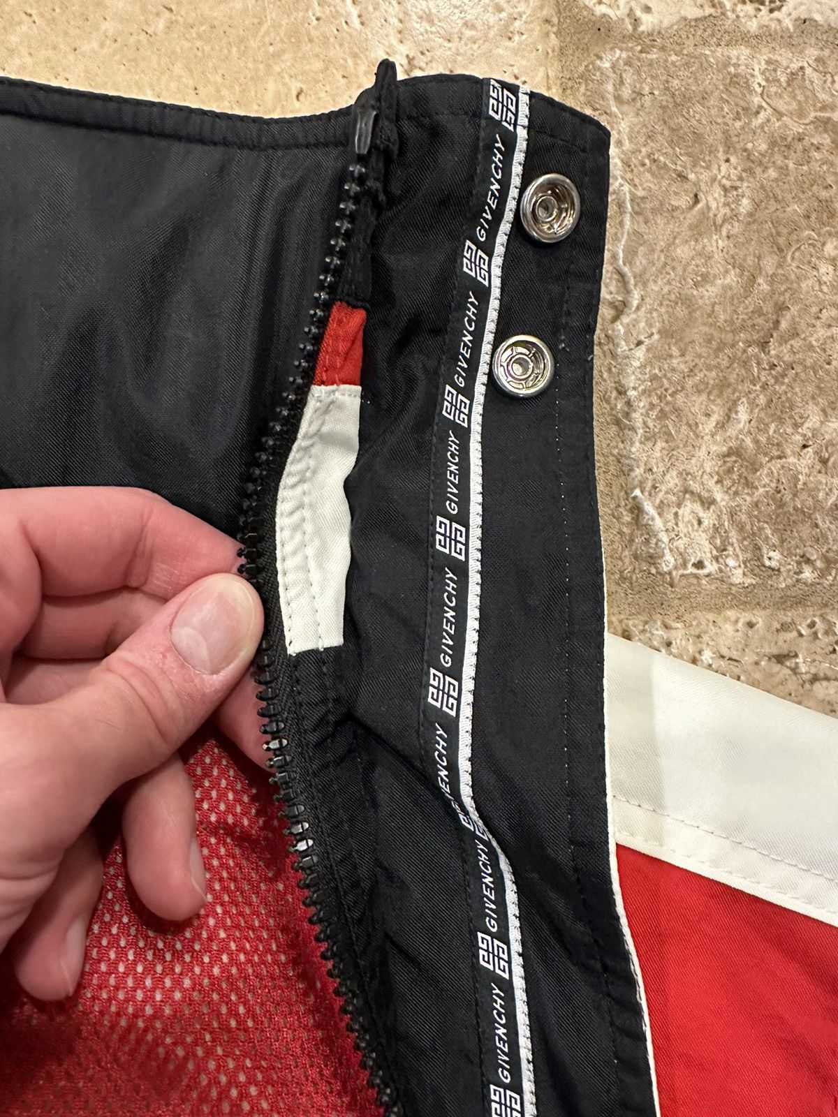 Givenchy Givenchy Vintage Sports Sailing Zip Up Black / Red Jacket Size US L / EU 52-54 / 3 - 11 Thumbnail