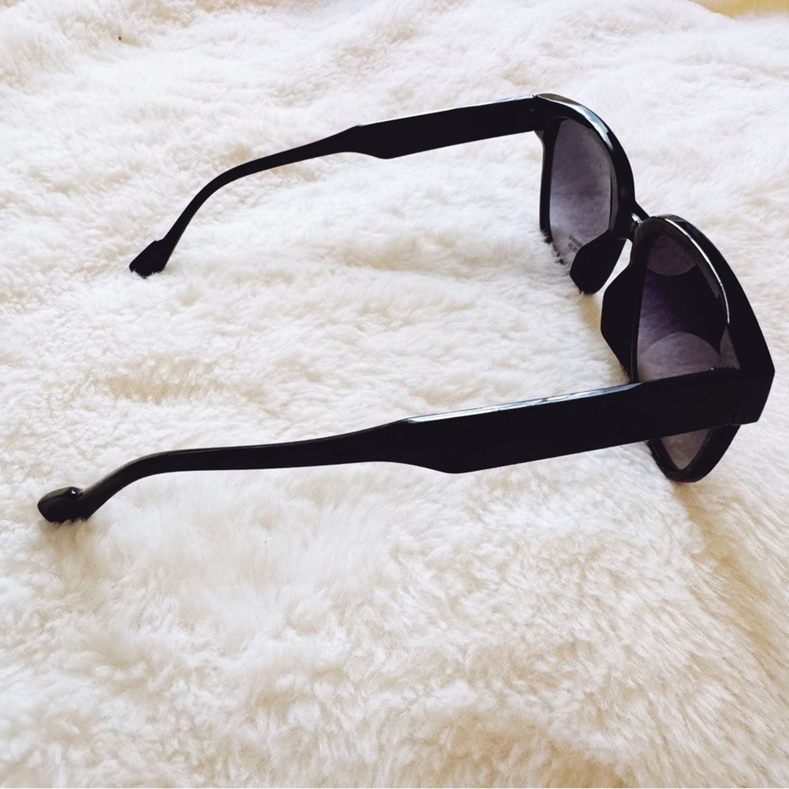 Other Oliver Black Oversized Chic Sunglasses Size ONE SIZE - 11 Thumbnail