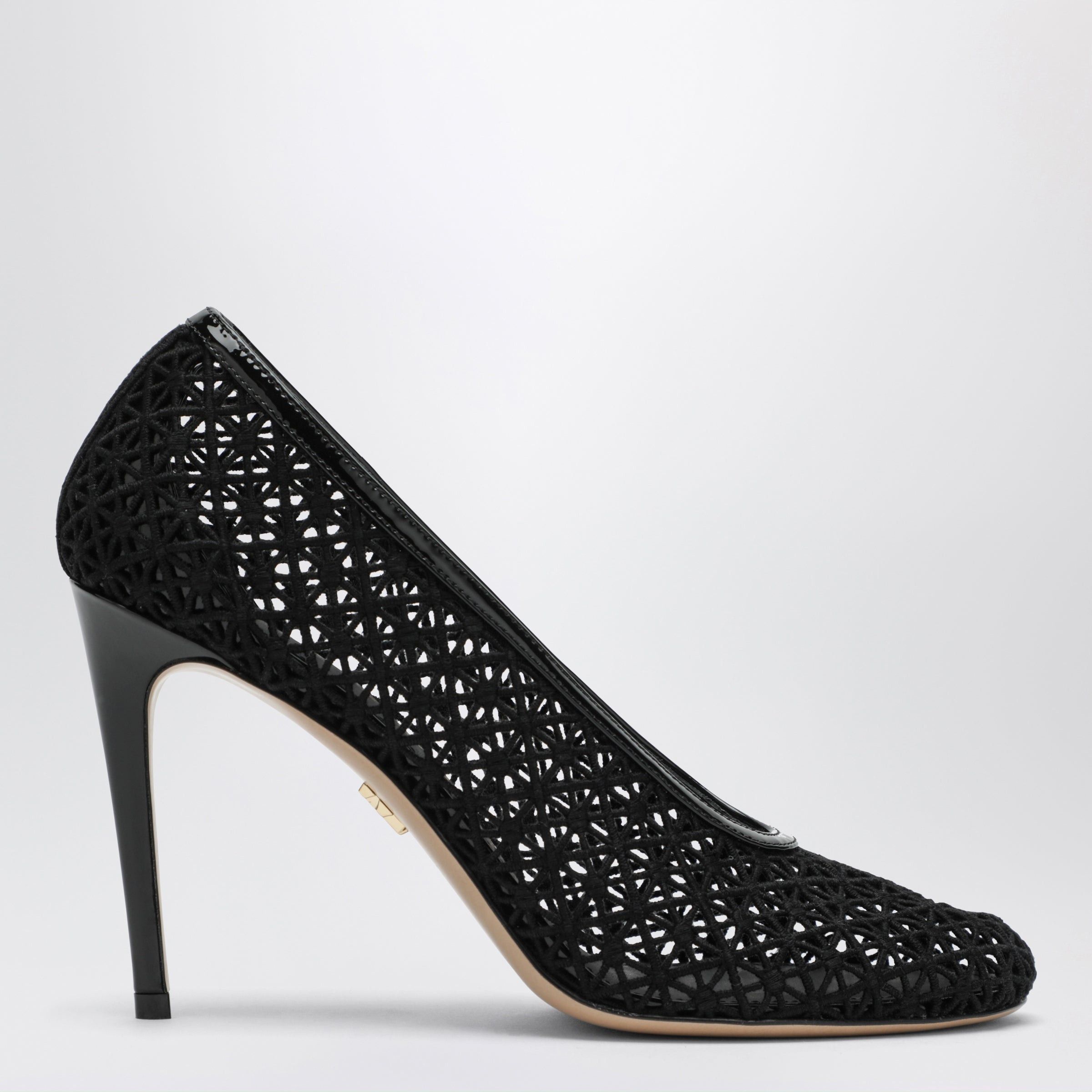 Salvatore Ferragamo Ferragamo Black Macrame Pump Size US 5.5 / IT 35.5 - 1 Thumbnail