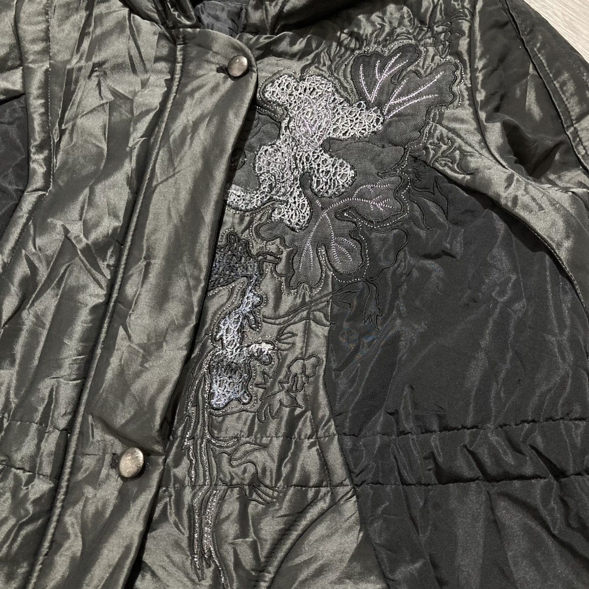 Japanese Brand 2000s Di Classe Flowers Graphic Puffer Jacket Beauty Beast Size US S / EU 44-46 / 1 - 6 Thumbnail