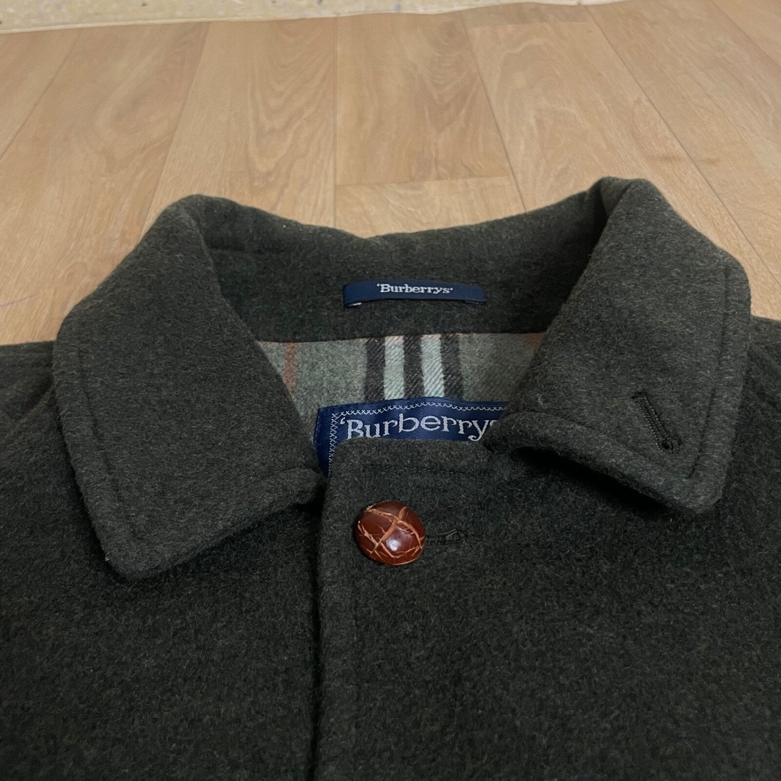 Burberry VINTAGE Burberry coat nova check virgin wool green olive Size US M / EU 48-50 / 2 - 7 Thumbnail