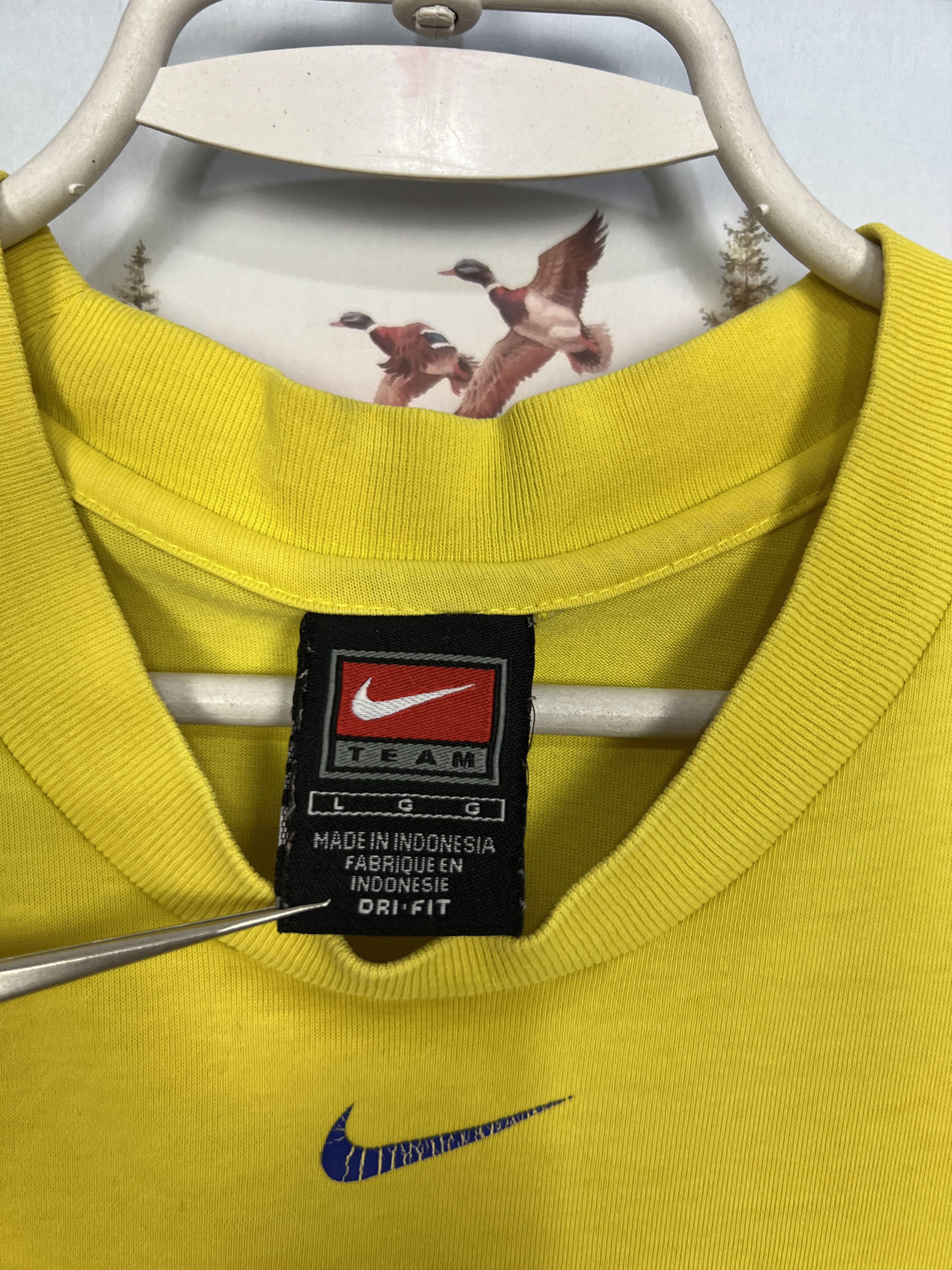 Nike Vintage Nike Brazil Football Train Shirt Soccer Jersey Size US L / EU 52-54 / 3 - 7 Thumbnail