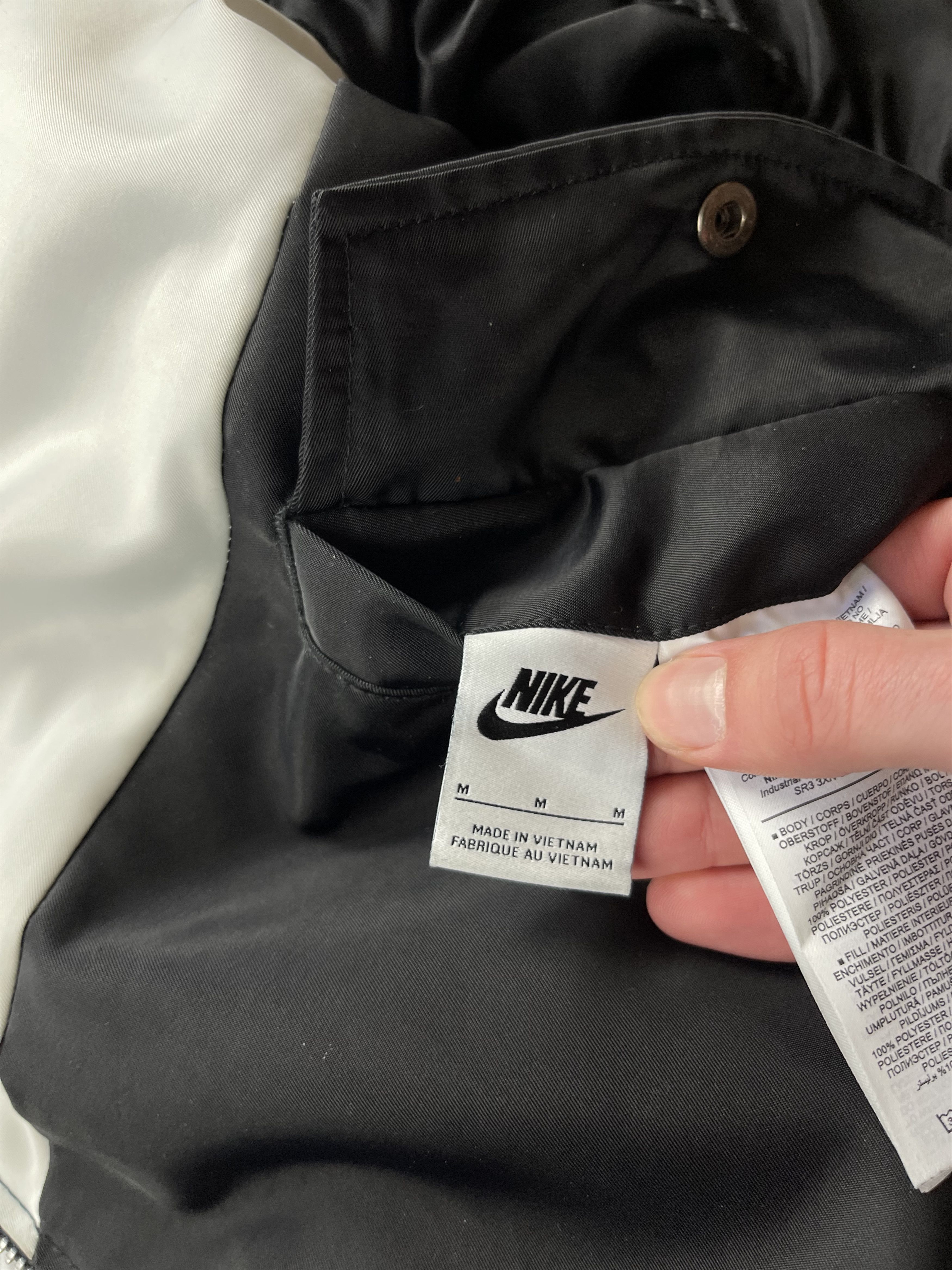 Nike Nike swoosh black nylon logo bomber jacket Size US M / EU 48-50 / 2 - 14 Thumbnail