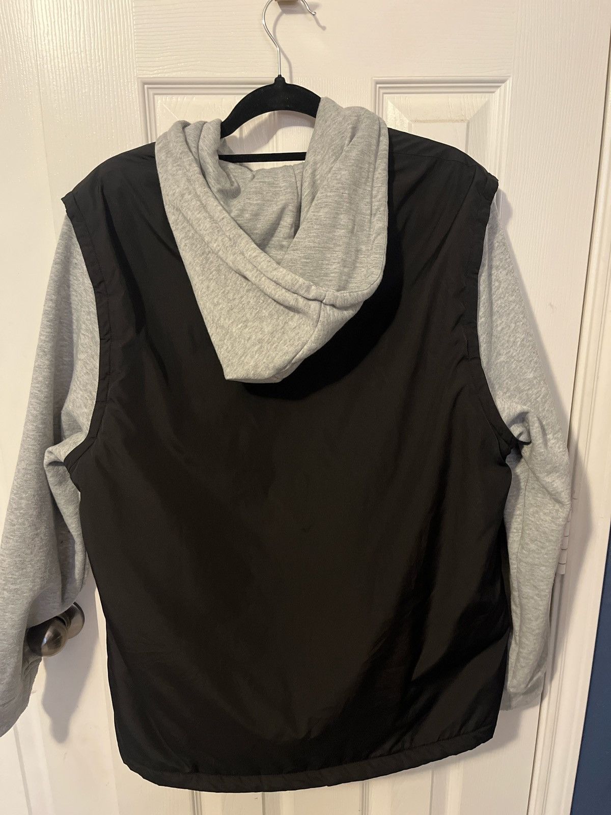 Other Black and gray zip up hoodie Size US M / EU 48-50 / 2 - 3 Thumbnail