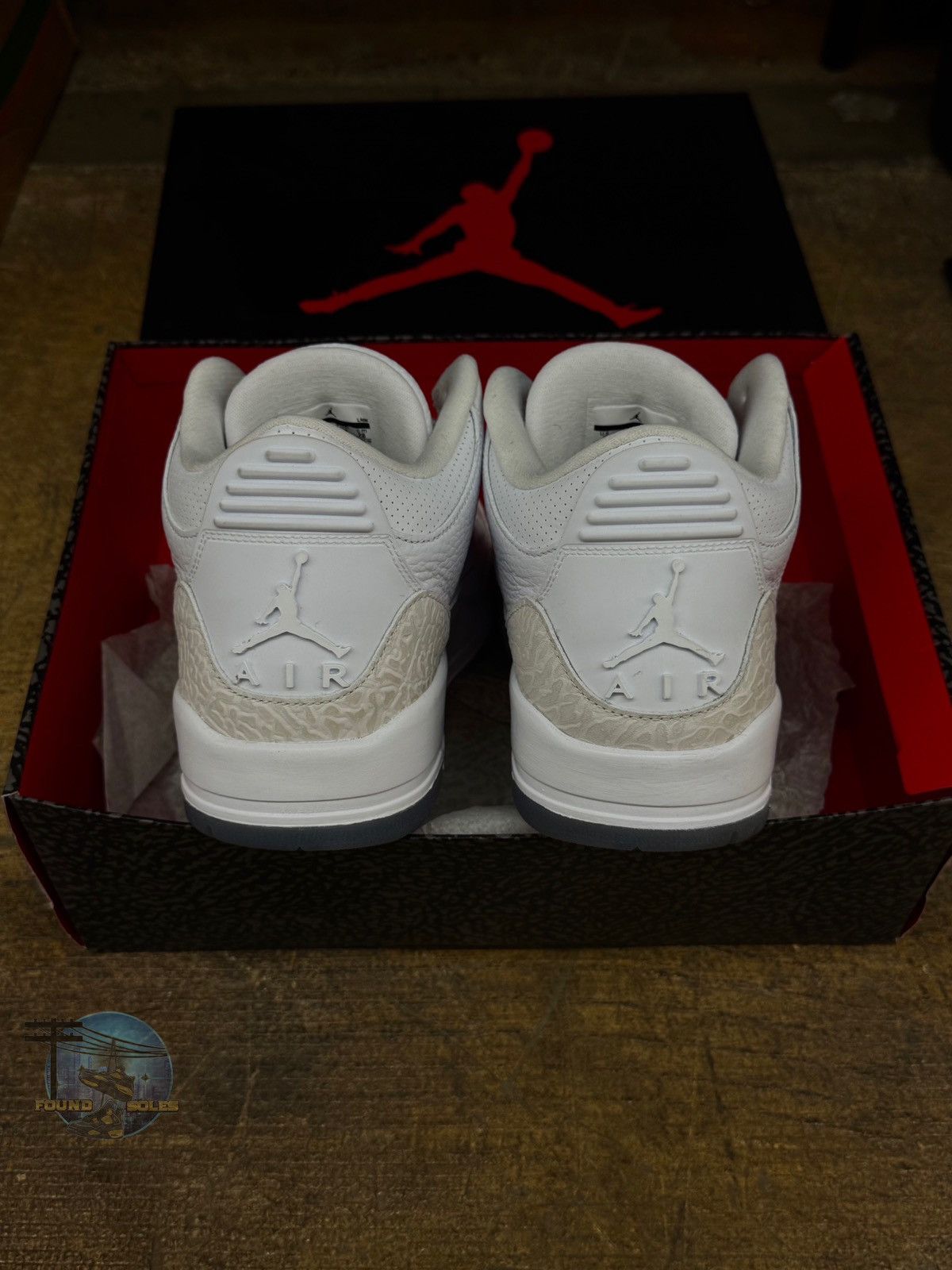 Jordan Brand Jordan 3 Retro Triple White Size 10 Men’s OG All Size US 10 / EU 43 - 3 Thumbnail