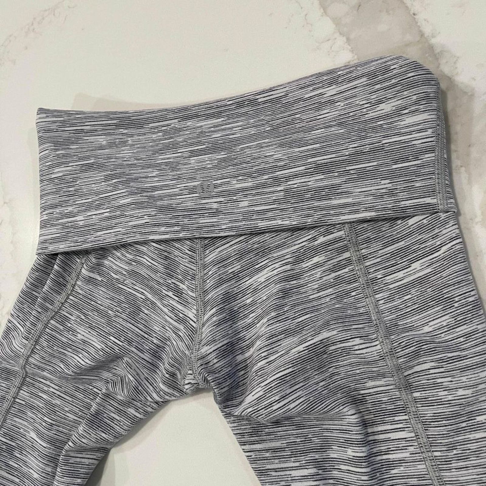 Lululemon Lululemon Wunder Under Scalloped Hem High-Rise Crop Womens 6 Size 28" / US 6 / IT 42 - 6 Thumbnail
