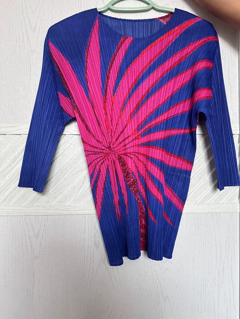 Other Issey Miyake size:4 Blue pleated long-sleeved shirt Size XS / US 0-2 / IT 36-38 - 1 Thumbnail