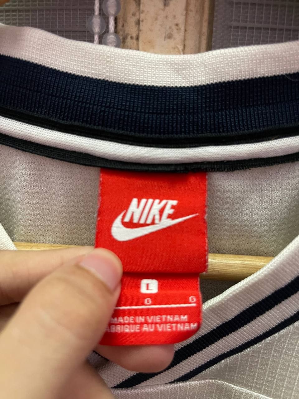 Nike Vintage Y2K Nike Sportswear Big Logo Jersey Size US L / EU 52-54 / 3 - 5 Thumbnail