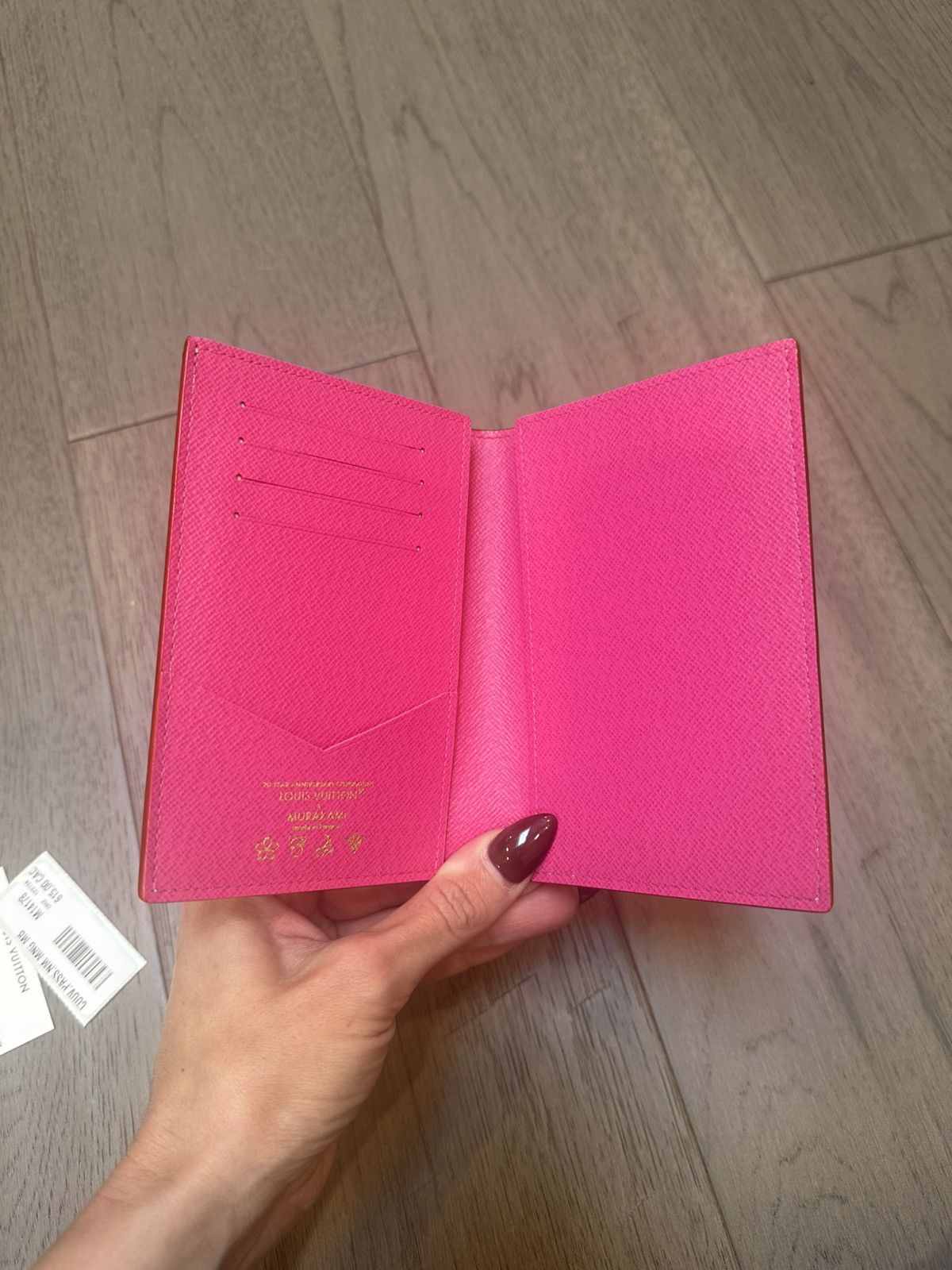 Louis Vuitton Louis Vuitton White Murakami Passport Holder Size ONE SIZE - 3 Thumbnail
