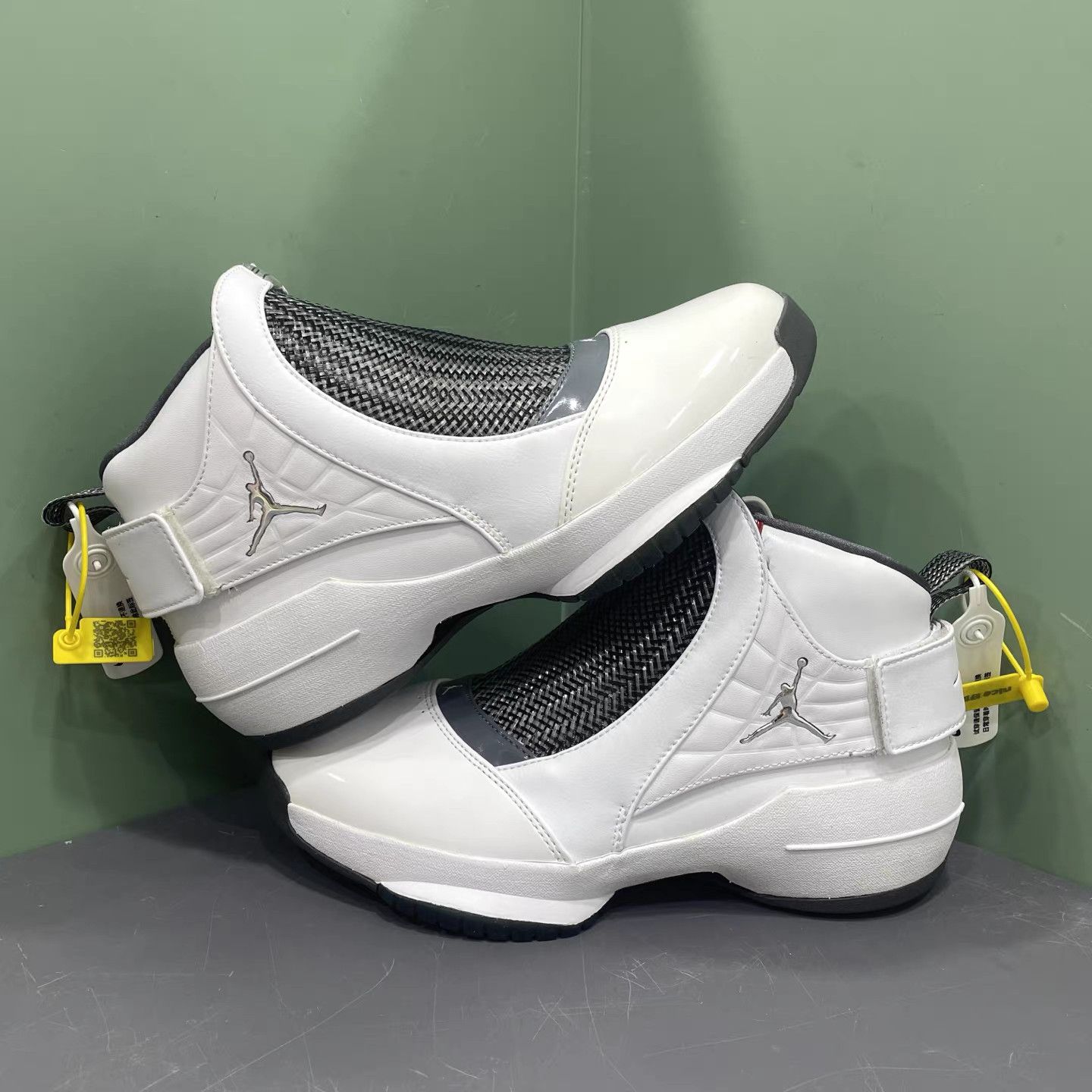 Jordan Brand Air Jordan 19 Melo White Grey K15 Size US 10 / EU 43 - 4 Thumbnail