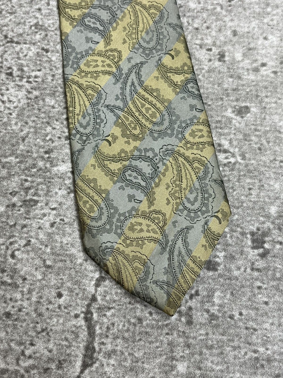 Balenciaga Vintage Balenciaga Paisley Silk Tie Size ONE SIZE - 2 Thumbnail