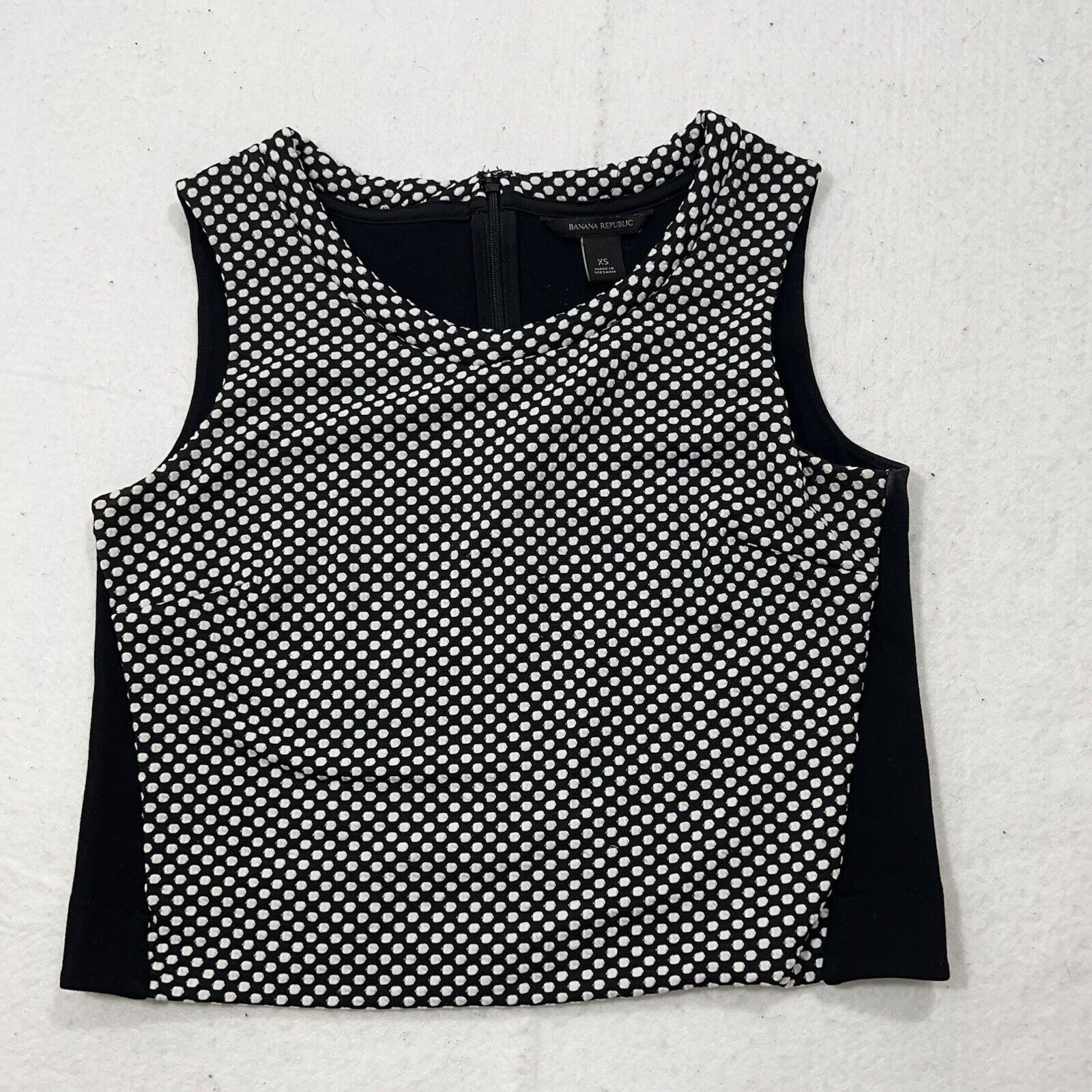 Banana Republic Banana Republic Sleeveless Polka Dot Zip Up Crop Top Size XS / US 0-2 / IT 36-38 - 1 Thumbnail