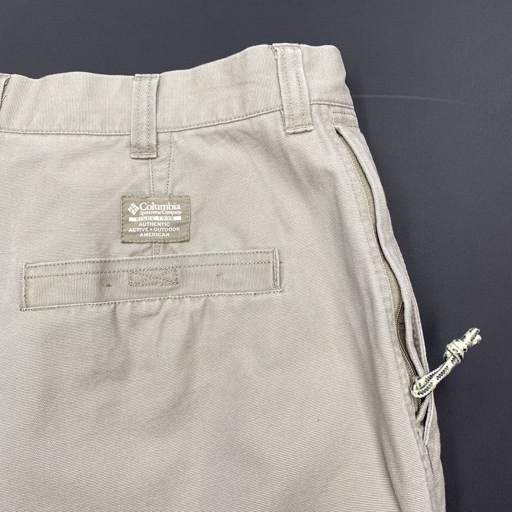 Vintage Columbia Cargo Pants Mens 38x30 Stone Washed Outdoor Hiking Zip Pocket Pants Mens Beige Pockets Outdoor 90s? Size US 38 / EU 54 - 7 Thumbnail