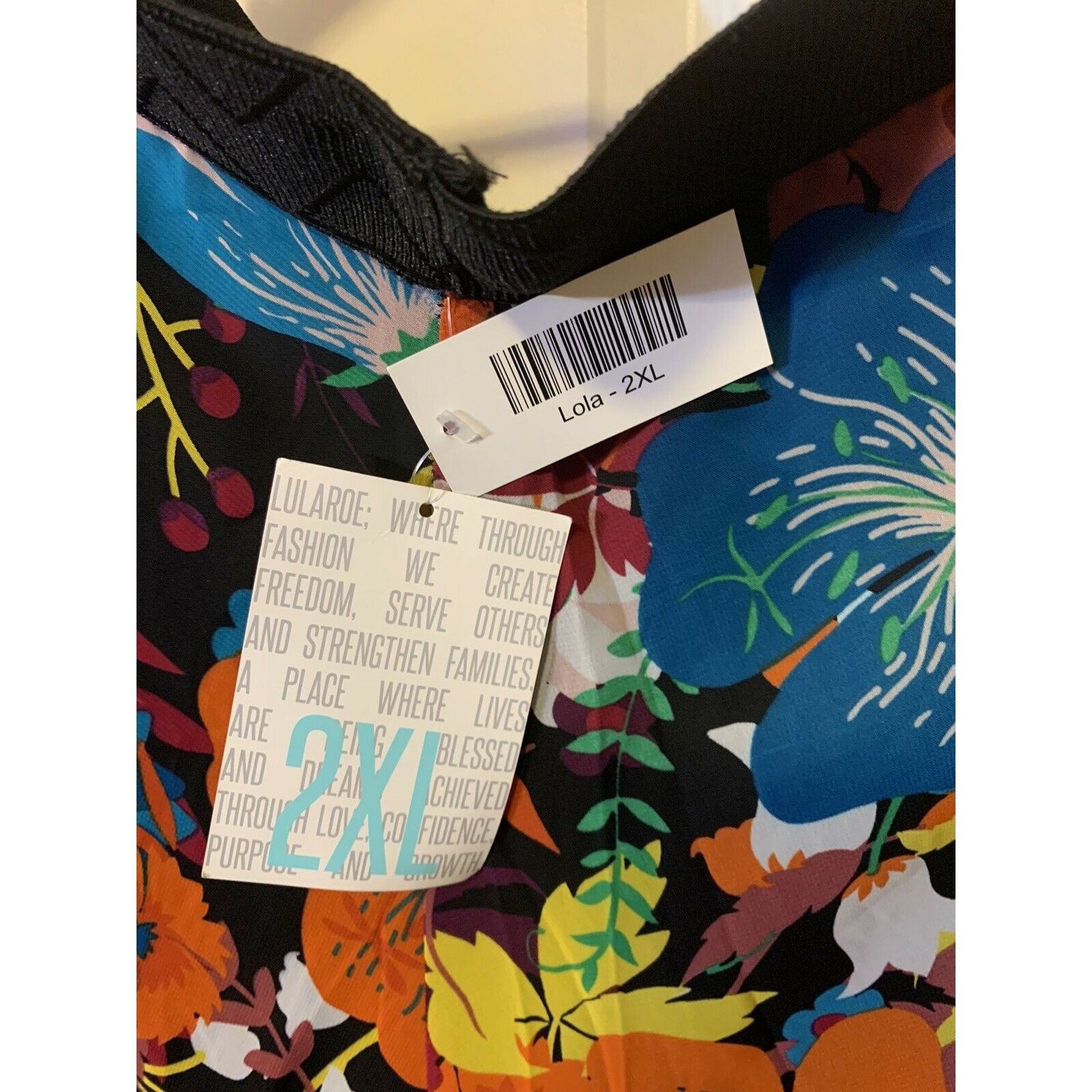 Other LulaRoe Woman’s Sz 2xL Skirt Lola Skirt Floral NWT lularoe Size 42" / US 20 - 2 Thumbnail