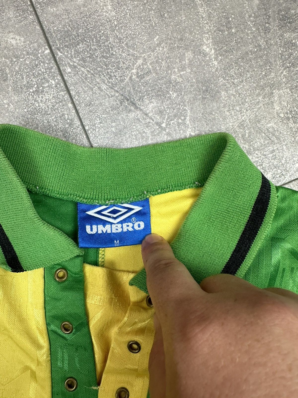 Umbro Umbro Manchester United FC 1992/94Away Soccer Jersey Size US M / EU 48-50 / 2 - 17 Thumbnail