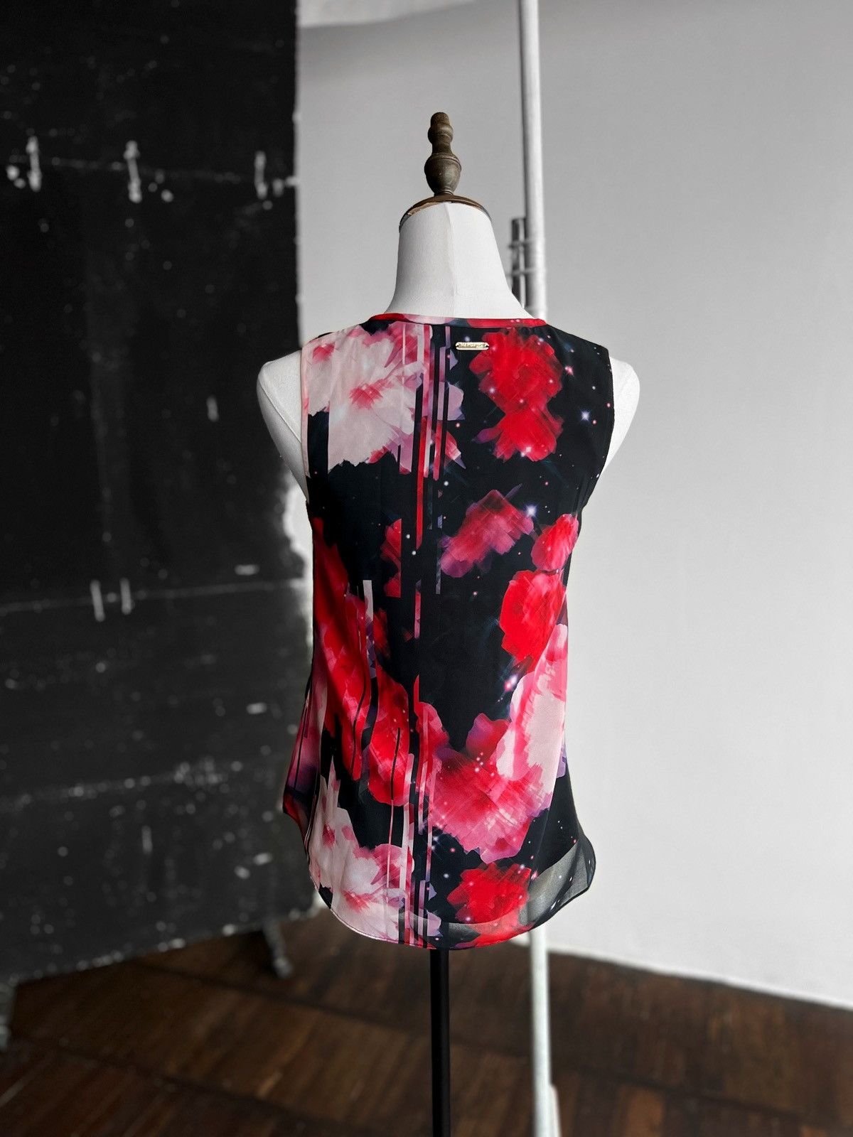 Designer × Guess Guess by Marciano Womens Sleeveless Blouse Top Printed Size S / US 4 / IT 40 - 3 Thumbnail