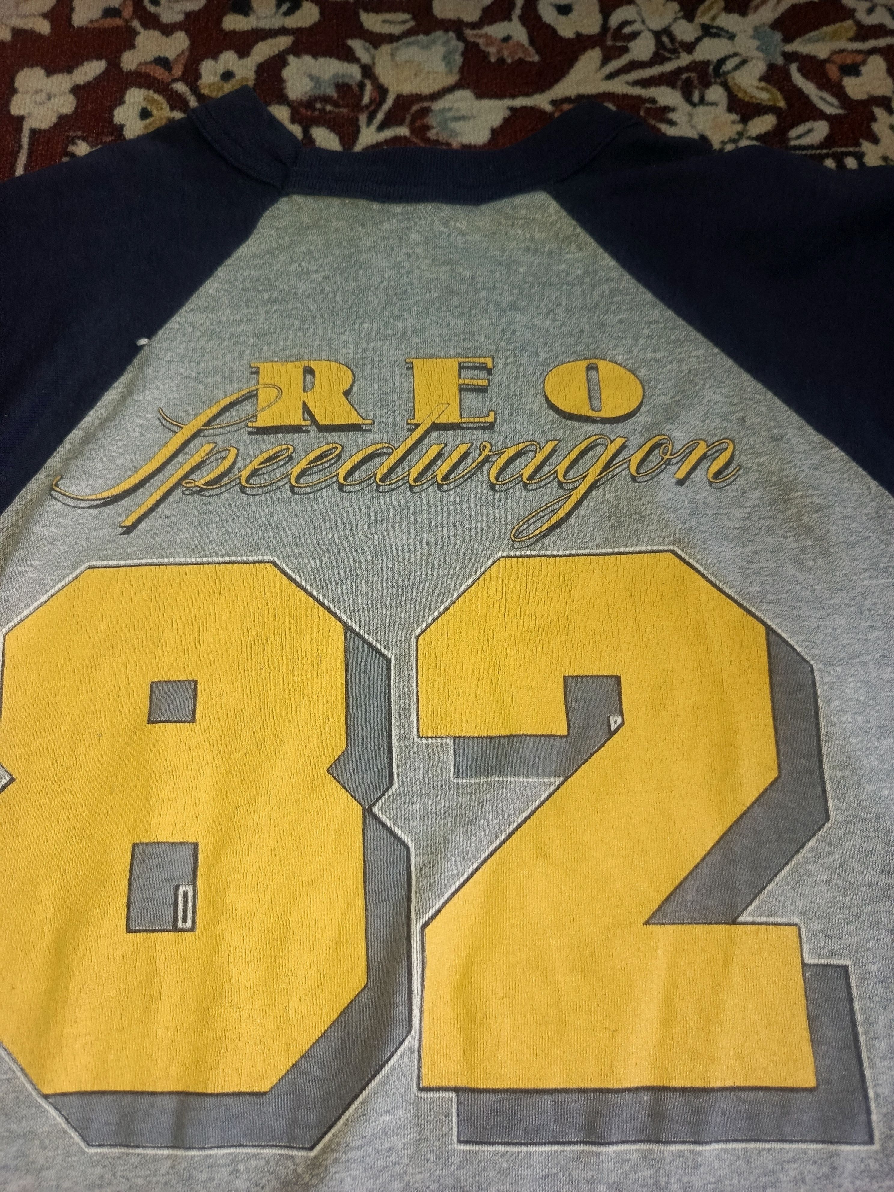 Vintage REO Speedwagon Size US M / EU 48-50 / 2 - 4 Thumbnail