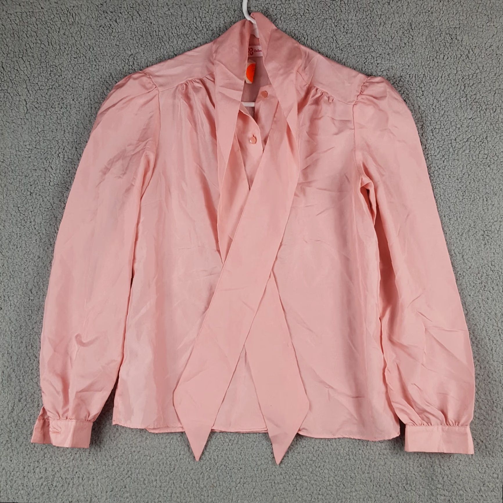 Vintage VINTAGE Vintage 80s Preppy Pink Satin Womens Size Small Bow Front Blouse Button Up Shirt Size S / US 4 / IT 40 - 2 Thumbnail