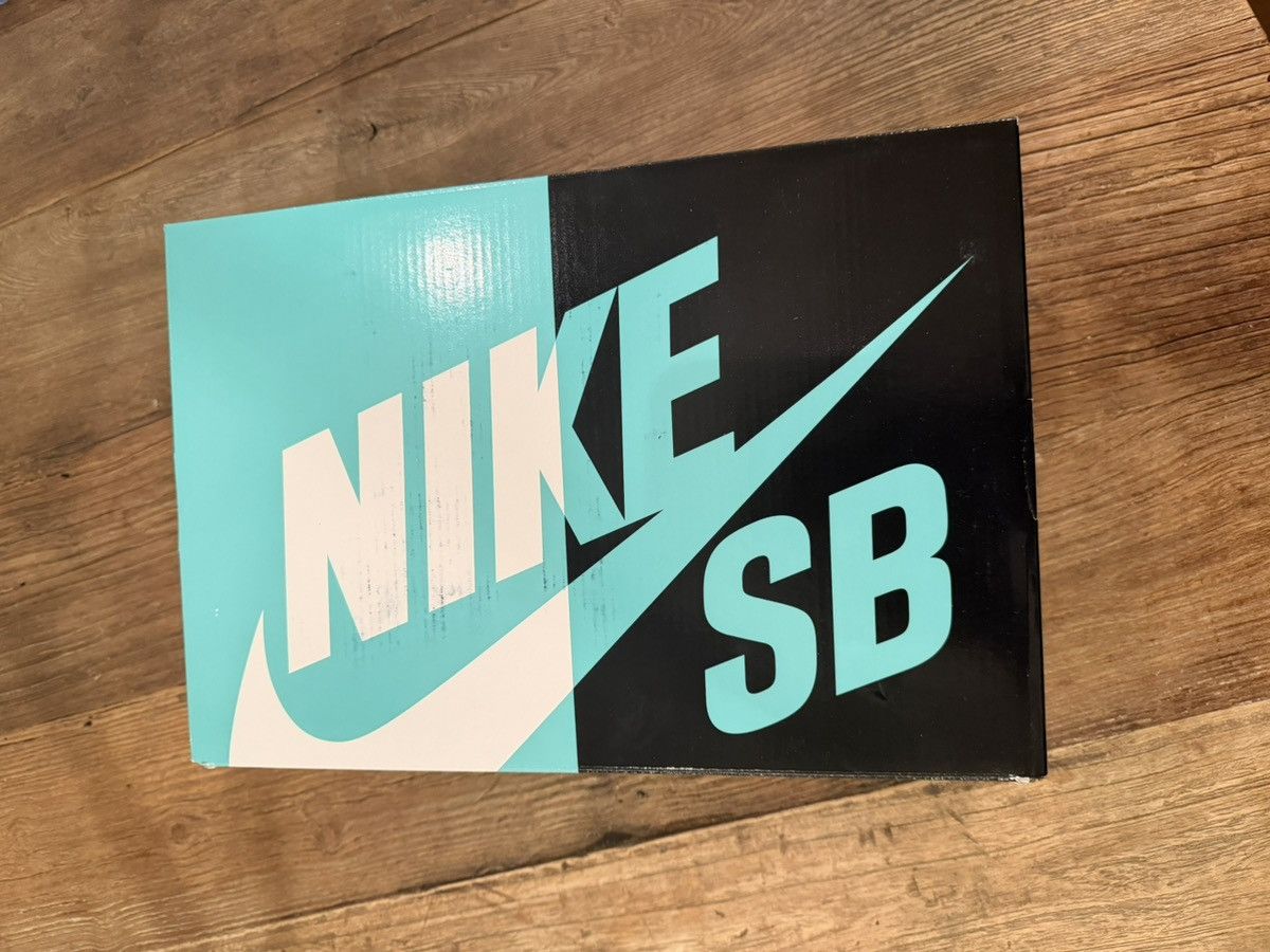 Nike SB Nike SB Dunk low Concepts Purple Lobster (Special Box) Size US 11 / EU 44 - 9 Thumbnail