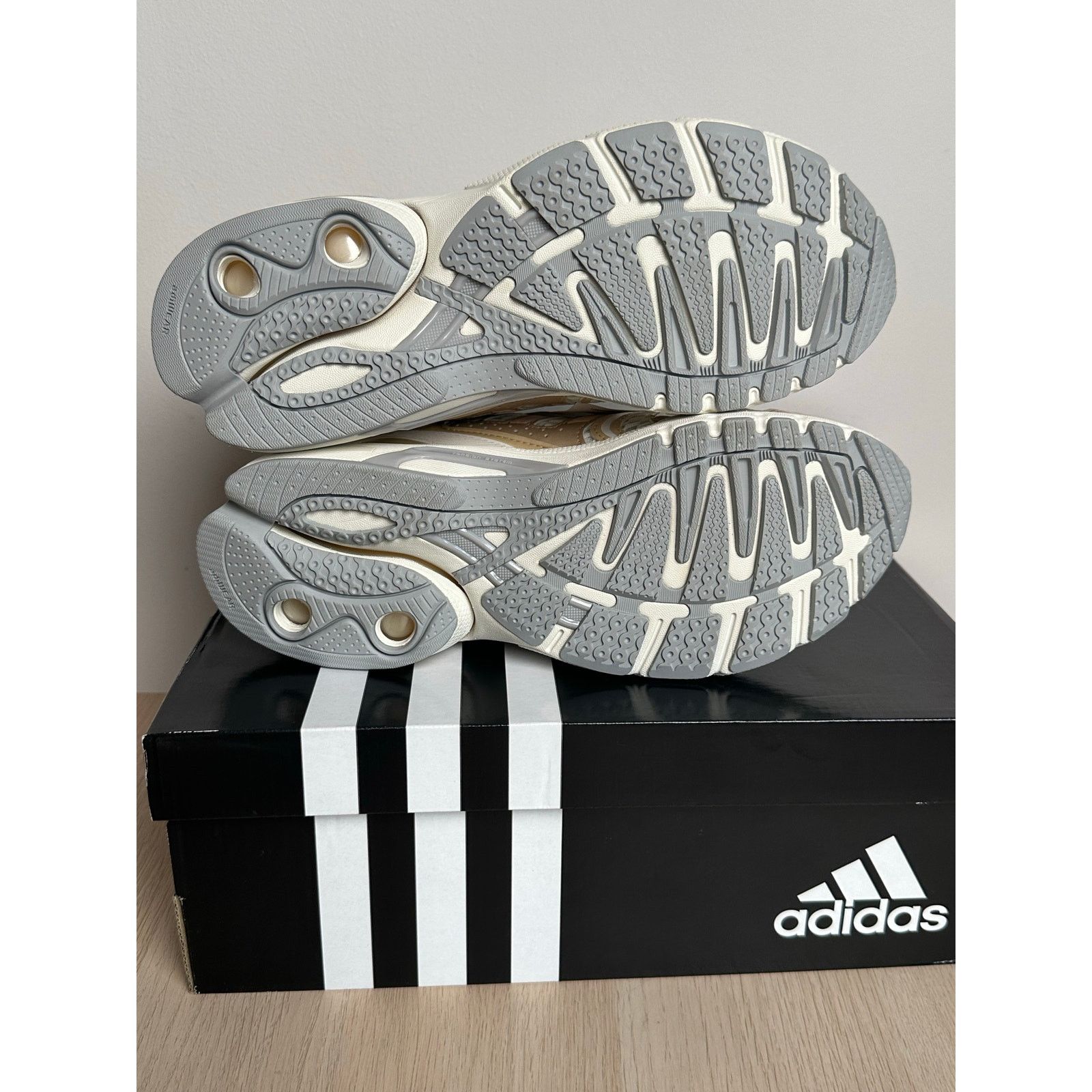 Adidas Adidas Adistar Control 5 White Sneakers Size 8.5W - New Size US 8.5 / IT 38.5 - 6 Thumbnail