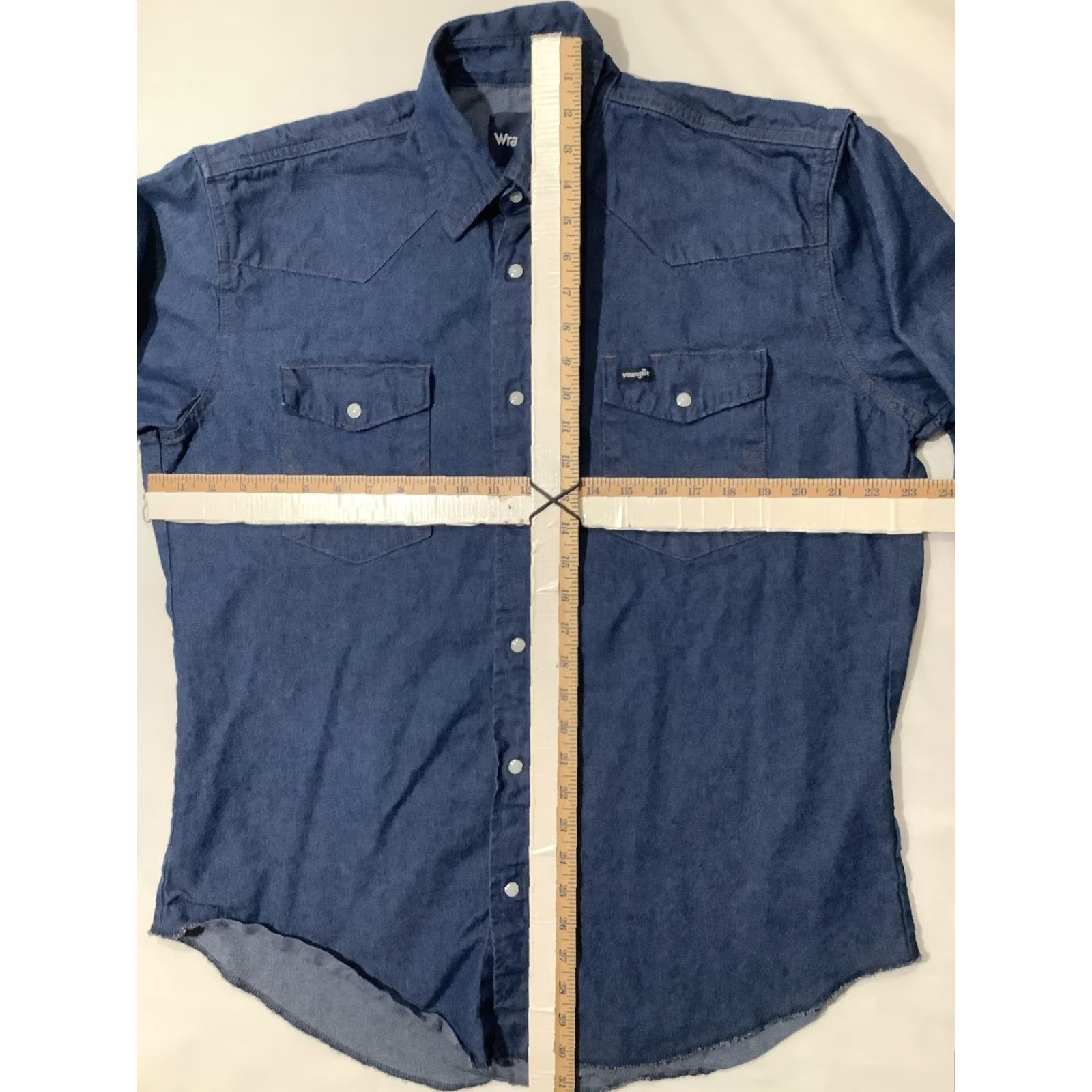 Wrangler VINTAGE Wrangler Shirt Mens Large Blue Denim Western Pearl Snap Long Sleeve Cowboy Mens Regular Blue Denim Pearl Snap Long Sleeve Western Cowboy Shirt Size US L / EU 52-54 / 3 - 2 Thumbnail