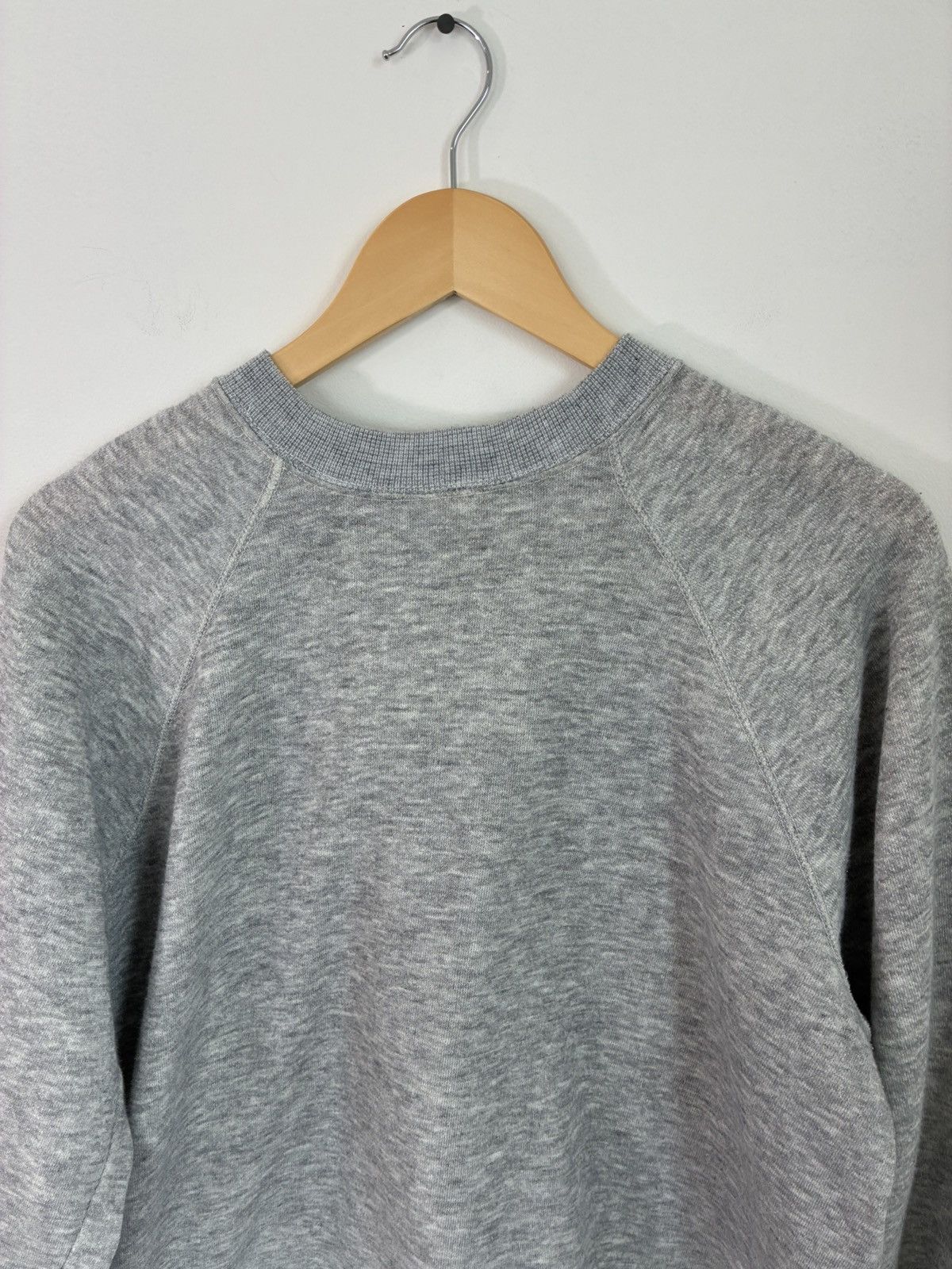 Vintage Vintage Mickey Mouse Faded Paper Thin Disney Crewneck Size US XL / EU 56 / 4 - 6 Thumbnail
