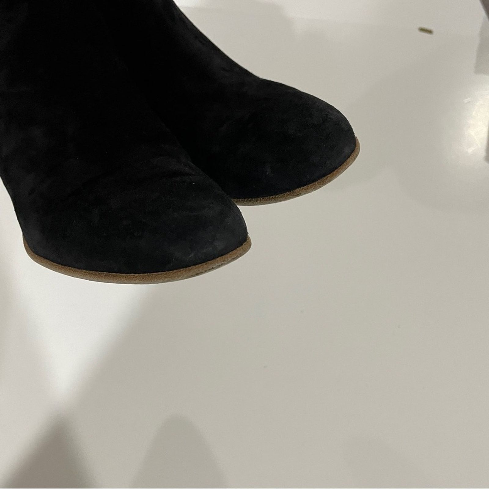 Vince Vince Black Suede Chukka Pull On Ankle Heeled Booties Size 7 Size US 7 / IT 37 - 5 Thumbnail